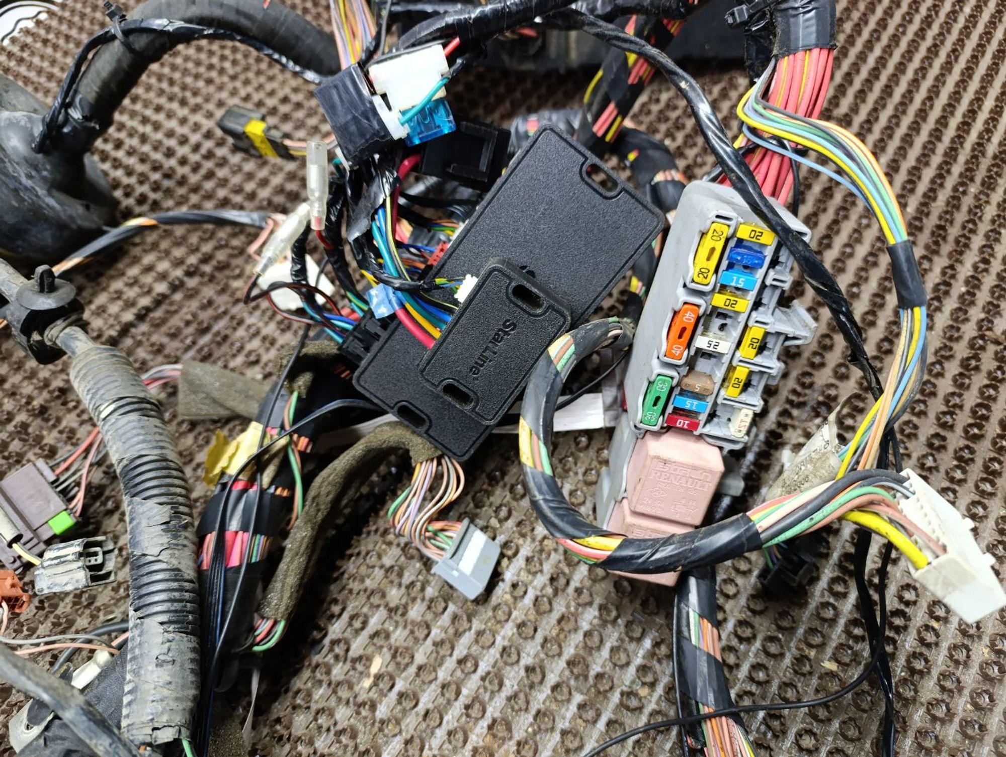 https://ycs.partsauto.market/partsauto-images/thmbs/userImages/cca1856e256b5441544f9aba03b424a6/part/cb03f2d6-08a2-4c84-91e9-d874555a8abe_1745349239987.jpg