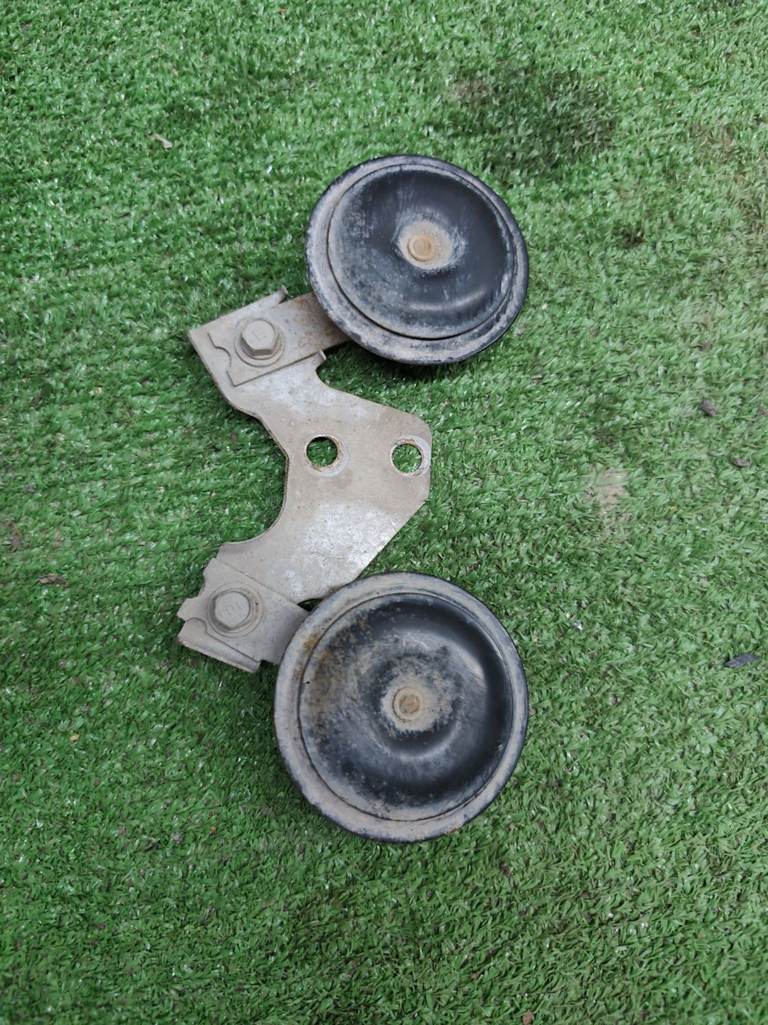 https://ycs.partsauto.market/partsauto-images/thmbs/userImages/cca1856e256b5441544f9aba03b424a6/part/cc84027b-e23e-4cad-bd55-795d60f67e5a_1779870900508.jpg