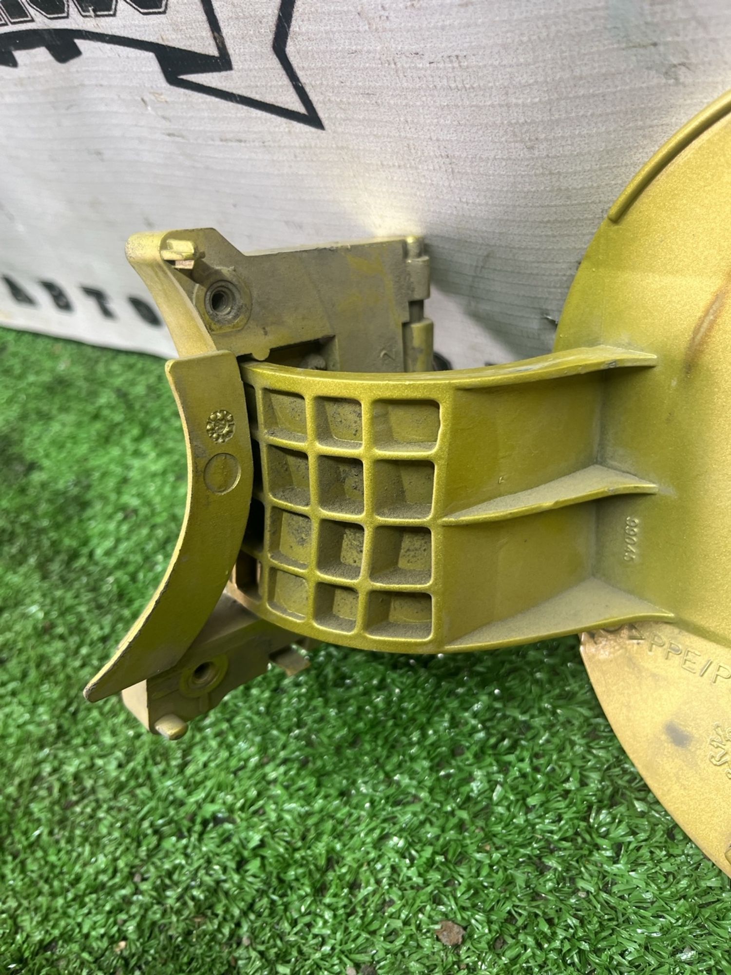 https://ycs.partsauto.market/partsauto-images/thmbs/userImages/cca1856e256b5441544f9aba03b424a6/part/d039bd11-1b5b-4810-ac43-2257e4dfe74d_1777963640469.jpg