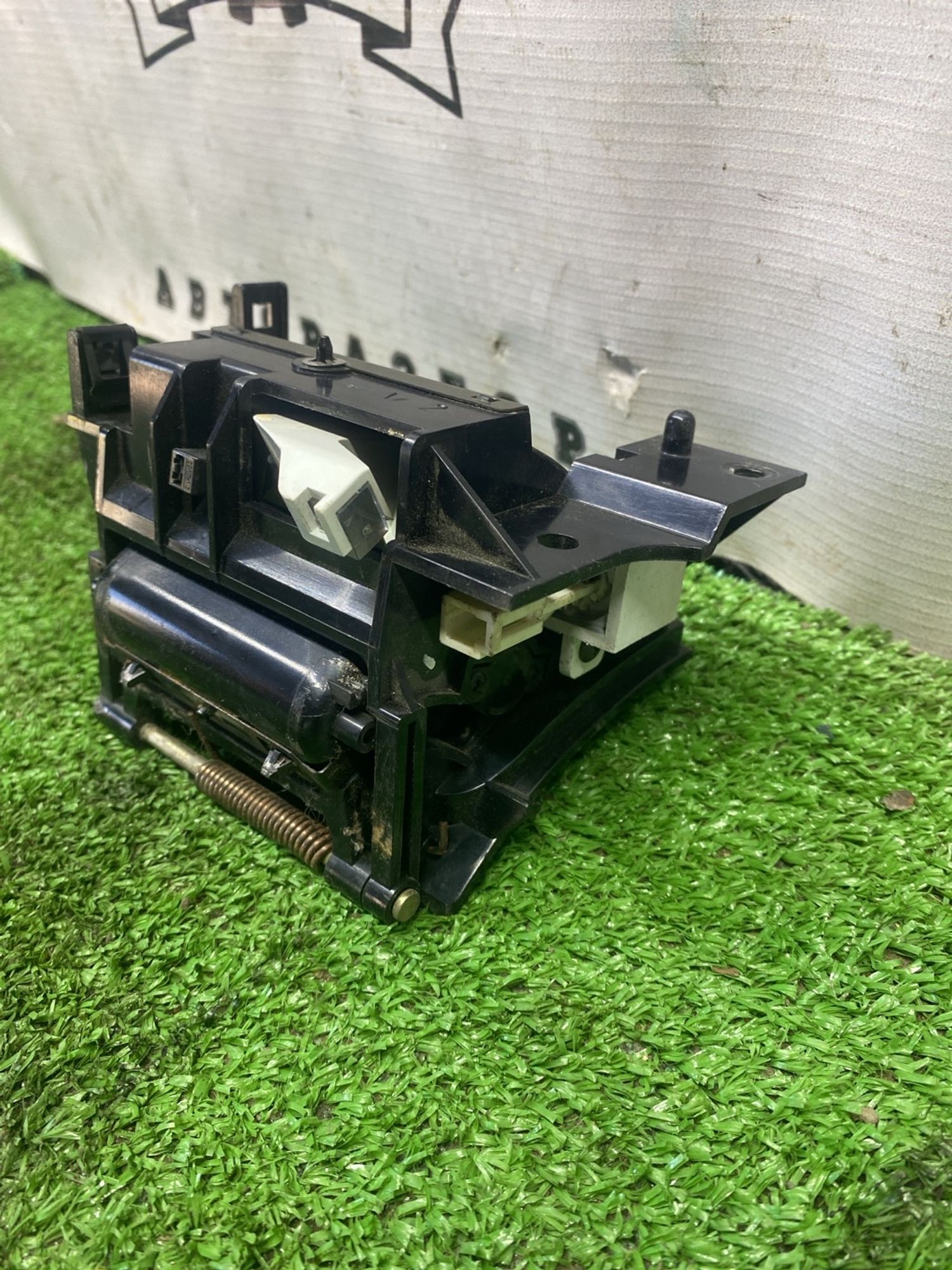 https://ycs.partsauto.market/partsauto-images/thmbs/userImages/cca1856e256b5441544f9aba03b424a6/part/d04331ea-c2b7-448a-b723-d5db7ad9381d_1778490655790.jpg