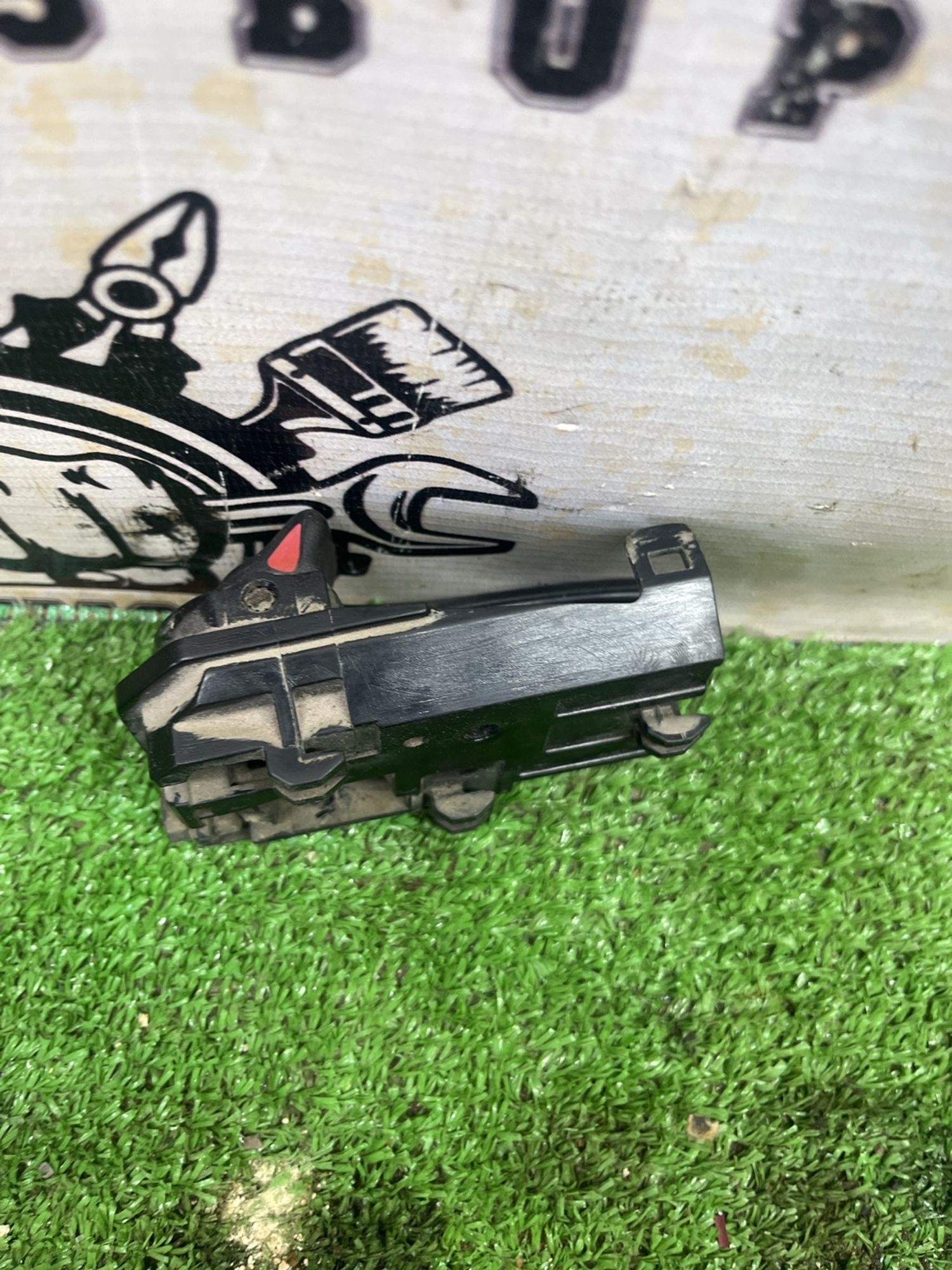 https://ycs.partsauto.market/partsauto-images/thmbs/userImages/cca1856e256b5441544f9aba03b424a6/part/d1c240ba-4c4f-4a3a-9081-684c37c0419f_1778303358257.jpg