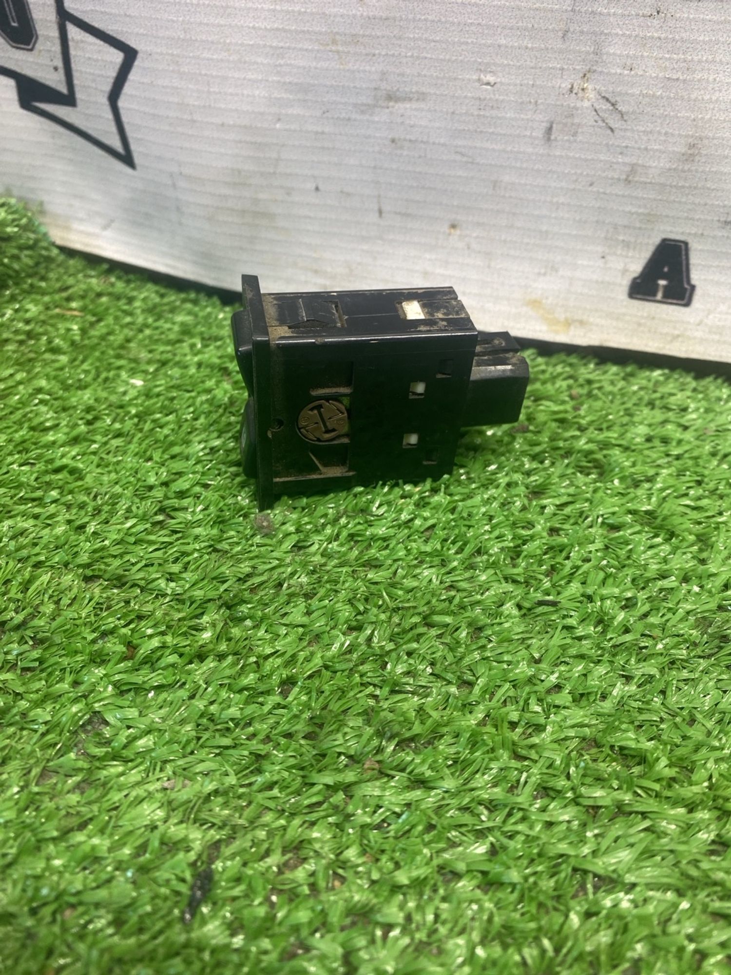 https://ycs.partsauto.market/partsauto-images/thmbs/userImages/cca1856e256b5441544f9aba03b424a6/part/d3ef5079-593b-4ca8-ae7d-e3ac00472a9d_1775045572554.jpg