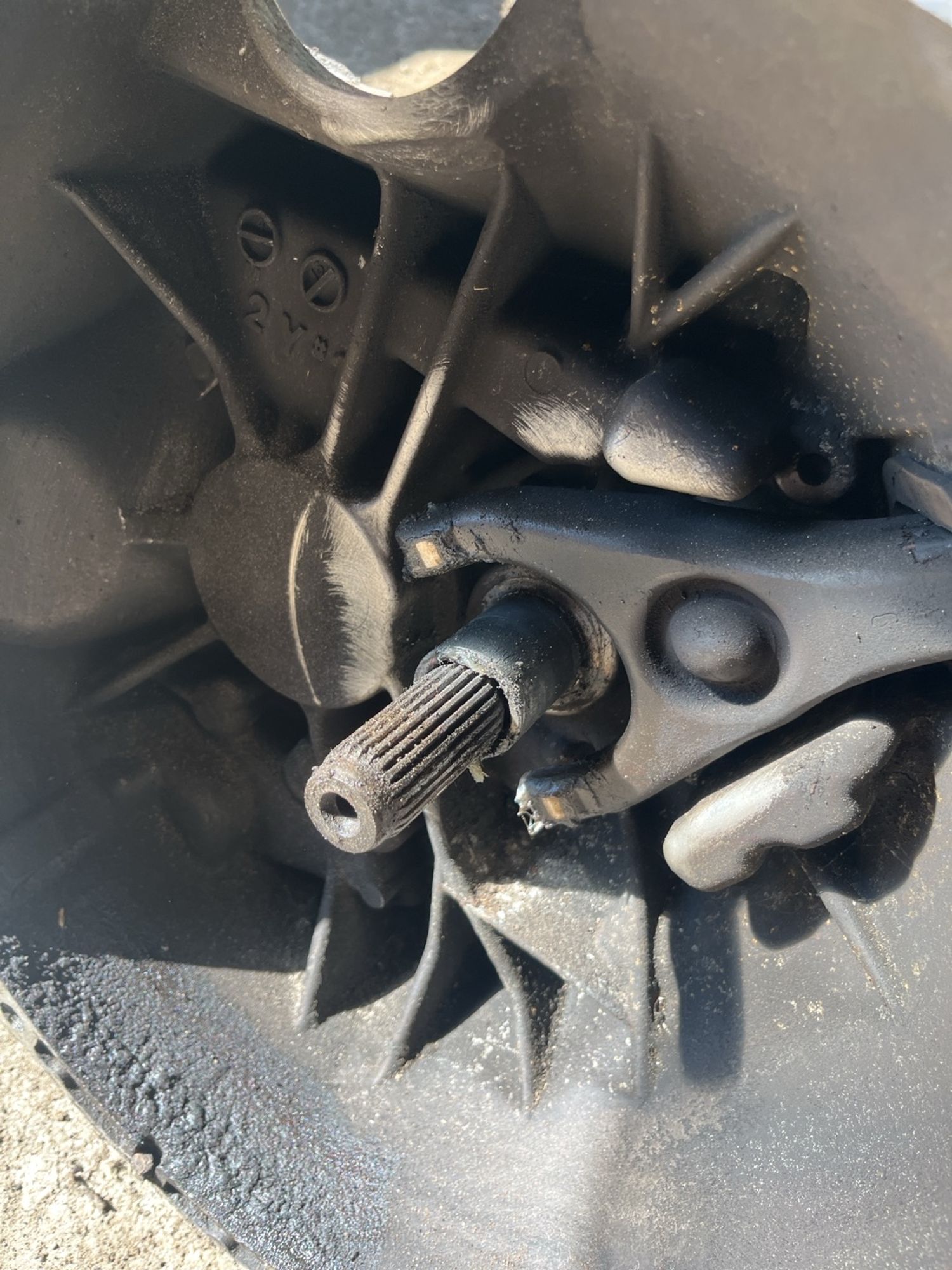 https://ycs.partsauto.market/partsauto-images/thmbs/userImages/cca1856e256b5441544f9aba03b424a6/part/d94b3c54-90c2-4ff3-b7bf-ec67d9439752_1778300315613.jpg