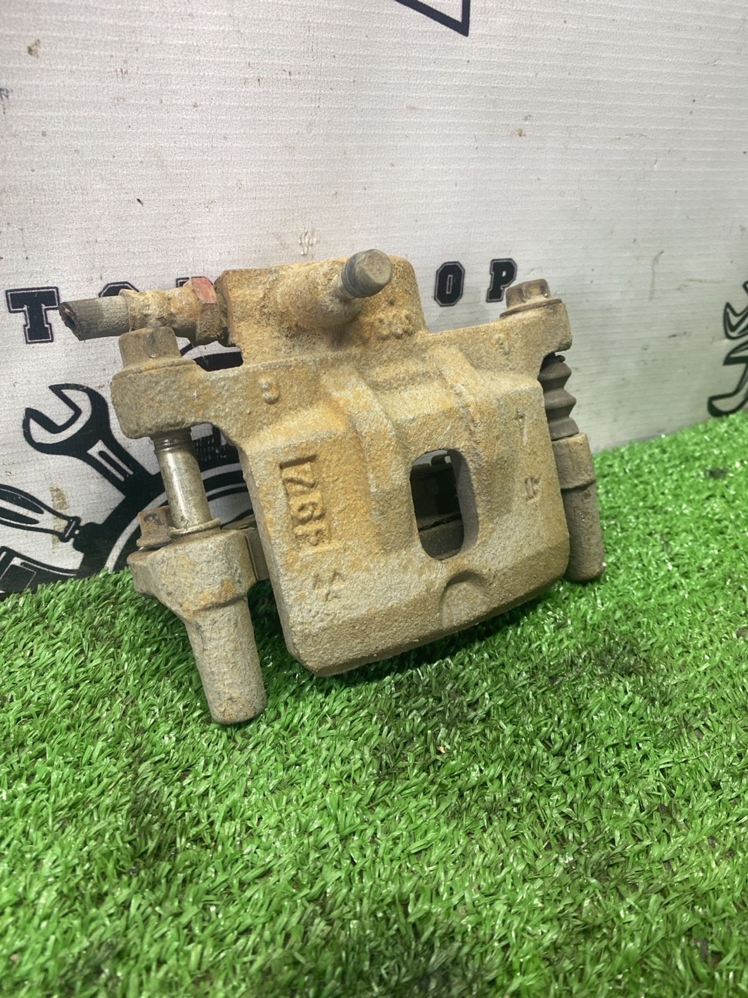 https://ycs.partsauto.market/partsauto-images/thmbs/userImages/cca1856e256b5441544f9aba03b424a6/part/d977f225-2404-49e5-ad2d-bdb4a627432f_1780045035034.jpg