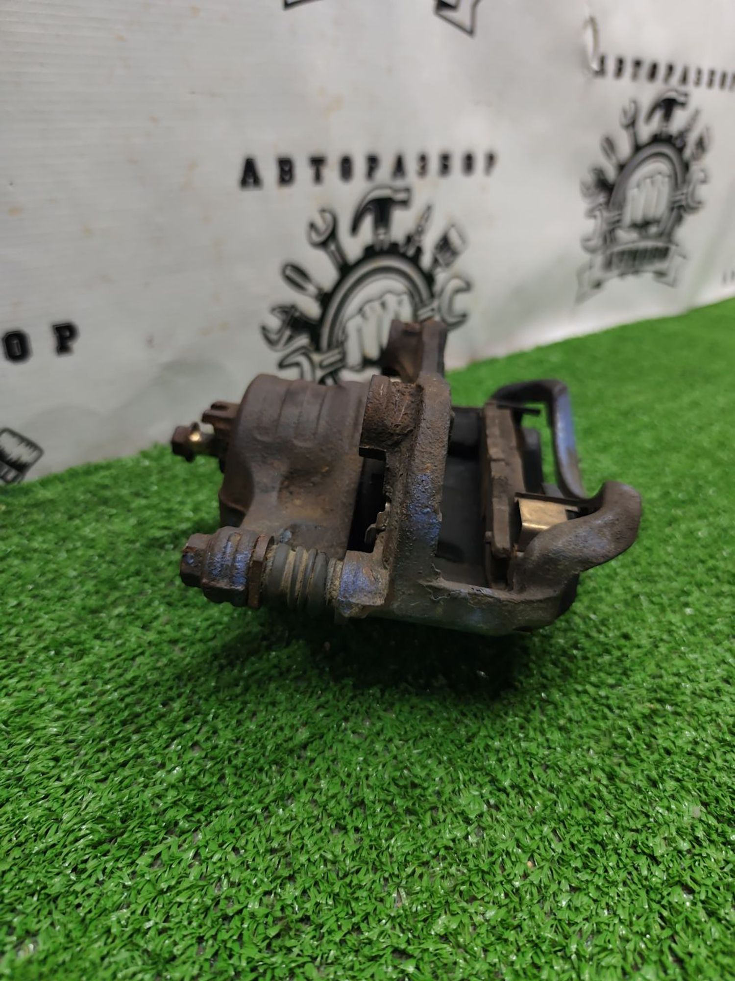 https://ycs.partsauto.market/partsauto-images/thmbs/userImages/cca1856e256b5441544f9aba03b424a6/part/dae9001f-2865-46b8-8478-42bd17c699a0_1780637316797.jpg