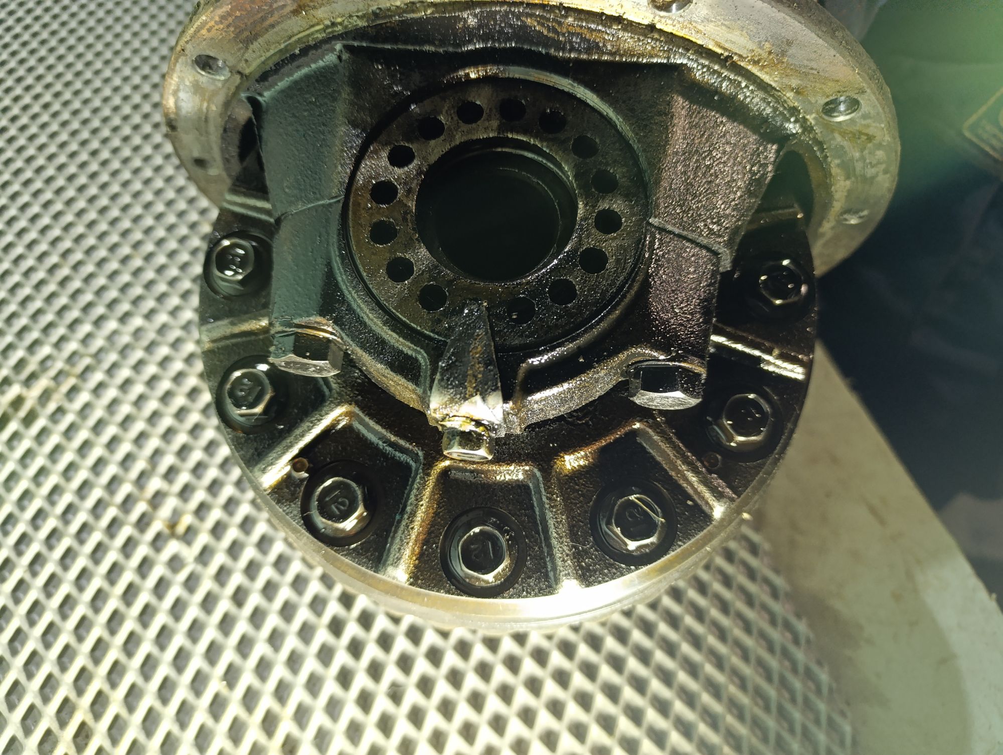 https://ycs.partsauto.market/partsauto-images/thmbs/userImages/cca1856e256b5441544f9aba03b424a6/part/dbdb795a-13f5-401a-ac4d-ffa0b892d351_1744296689283.jpg