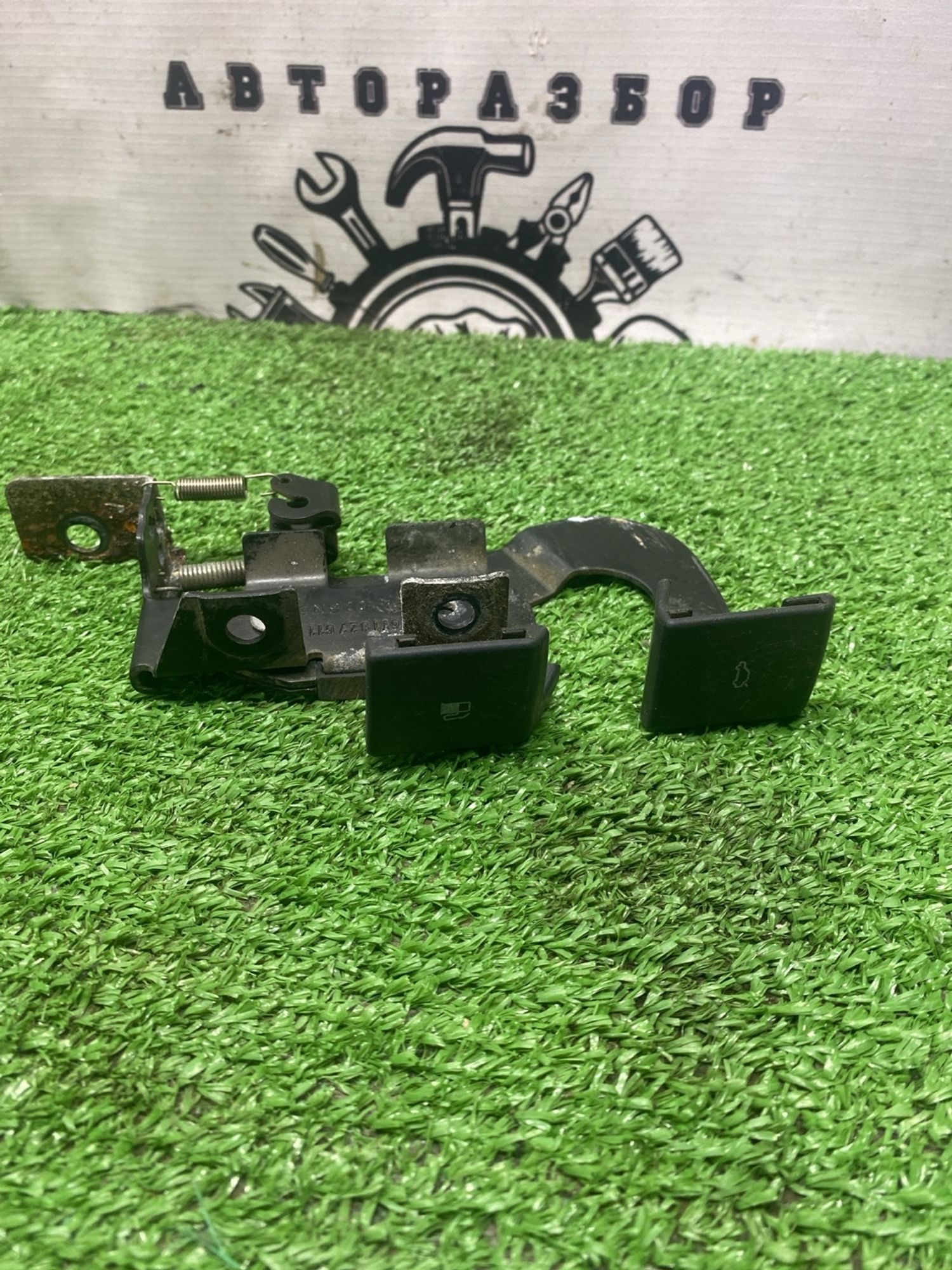 https://ycs.partsauto.market/partsauto-images/thmbs/userImages/cca1856e256b5441544f9aba03b424a6/part/dde0ff52-c436-40d8-bb90-57a49302c9a7_1777280908334.jpg
