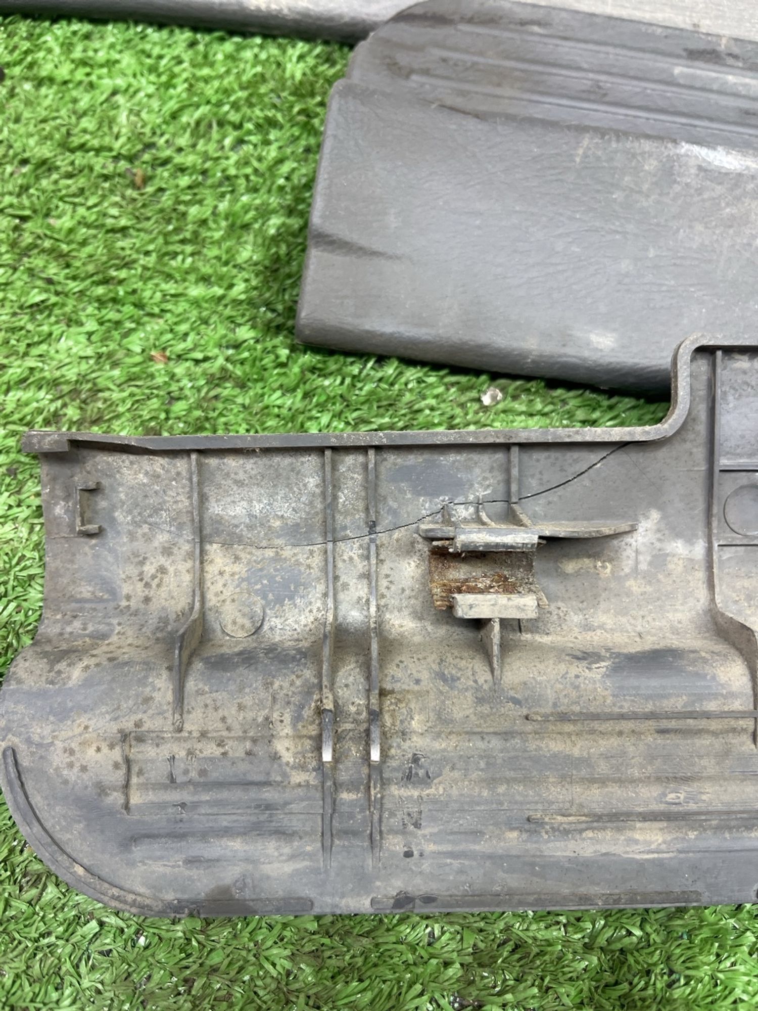 https://ycs.partsauto.market/partsauto-images/thmbs/userImages/cca1856e256b5441544f9aba03b424a6/part/e42fe4fd-a1a8-4df2-bb40-9f01ba464050_1776746400893.jpg