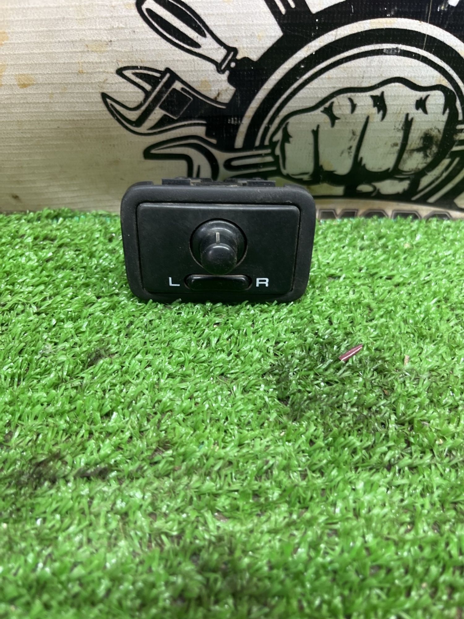 https://ycs.partsauto.market/partsauto-images/thmbs/userImages/cca1856e256b5441544f9aba03b424a6/part/e4918ea9-0f79-4639-9630-e041803fd0a8_1778309090569.jpg