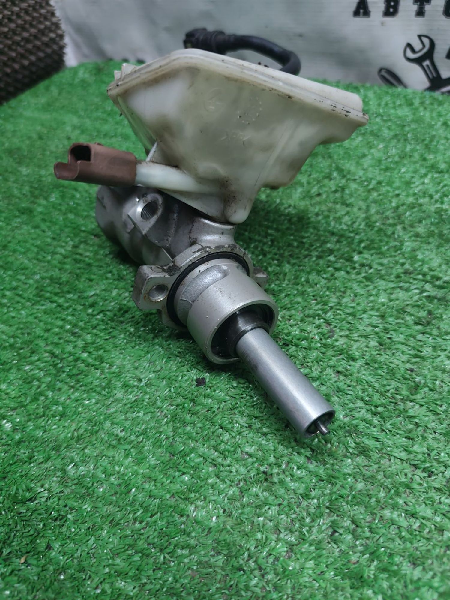 https://ycs.partsauto.market/partsauto-images/thmbs/userImages/cca1856e256b5441544f9aba03b424a6/part/e7015f1f-8259-4426-8e4e-ac7d770c66ee_1777868246233.jpg
