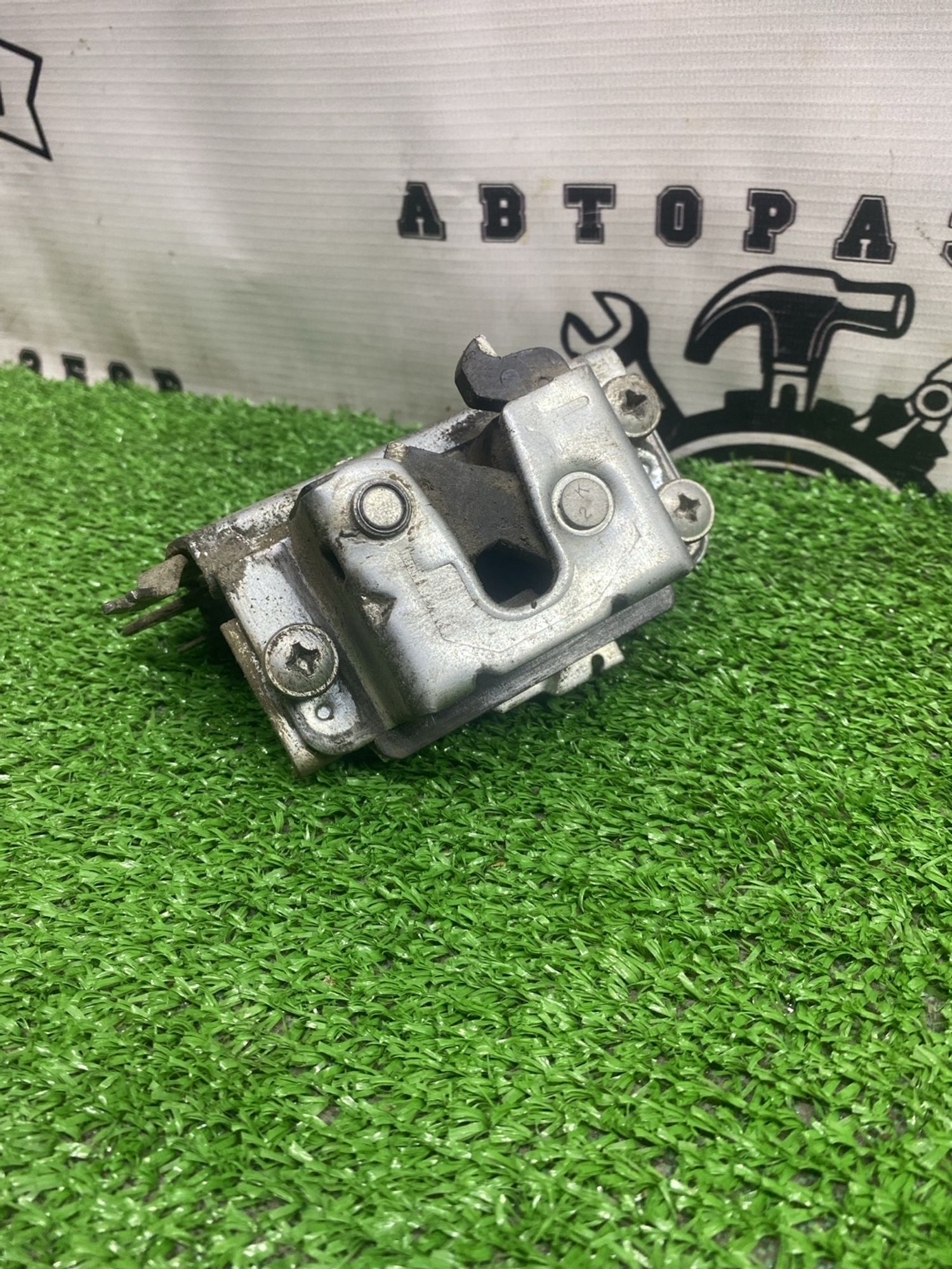 https://ycs.partsauto.market/partsauto-images/thmbs/userImages/cca1856e256b5441544f9aba03b424a6/part/e8700201-be54-469a-8a57-60cd29a53bd1_1780466882139.jpg