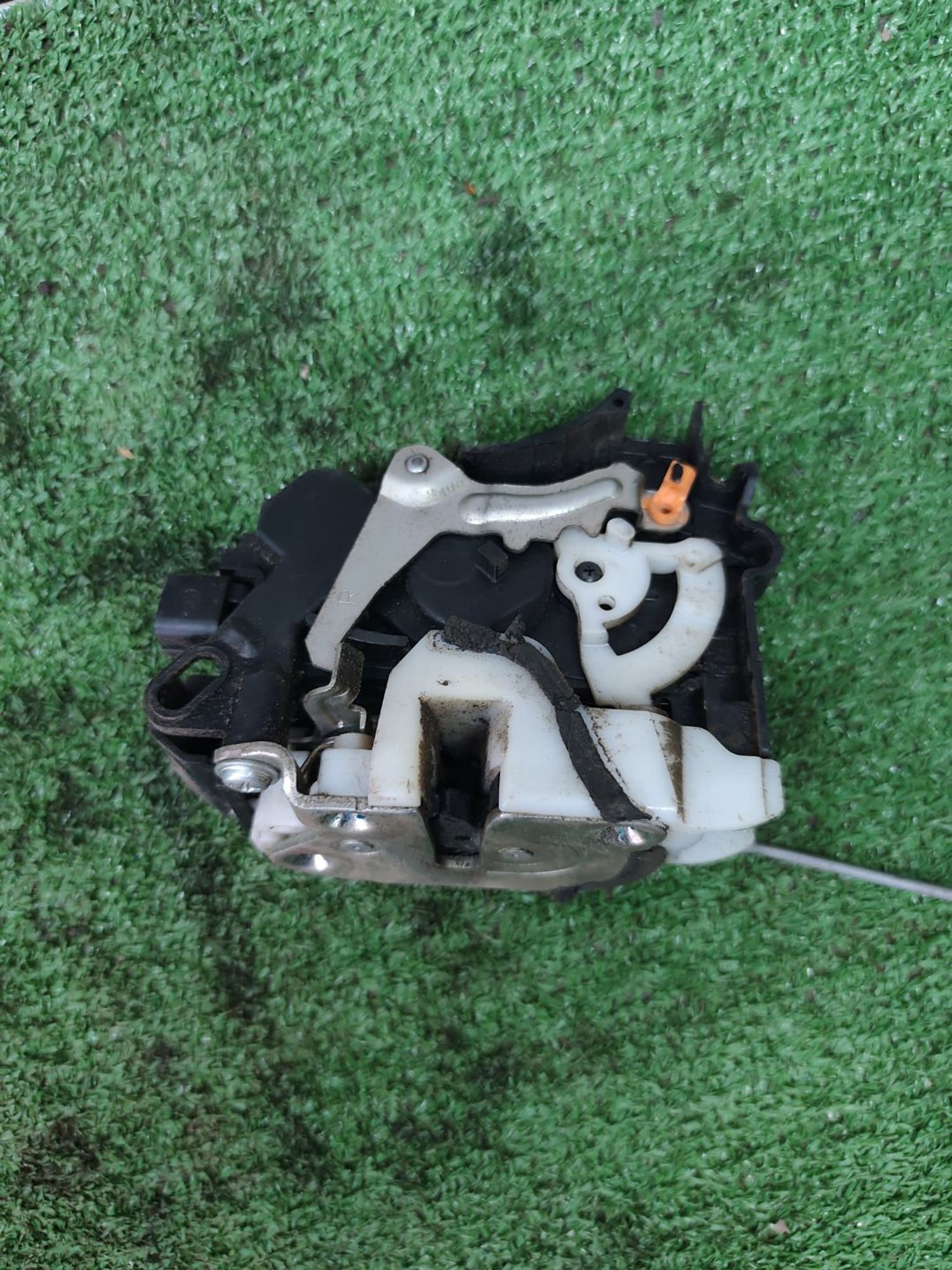 https://ycs.partsauto.market/partsauto-images/thmbs/userImages/cca1856e256b5441544f9aba03b424a6/part/e8a11cf2-9478-4085-9847-045c7463abd2_1779261030599.jpg