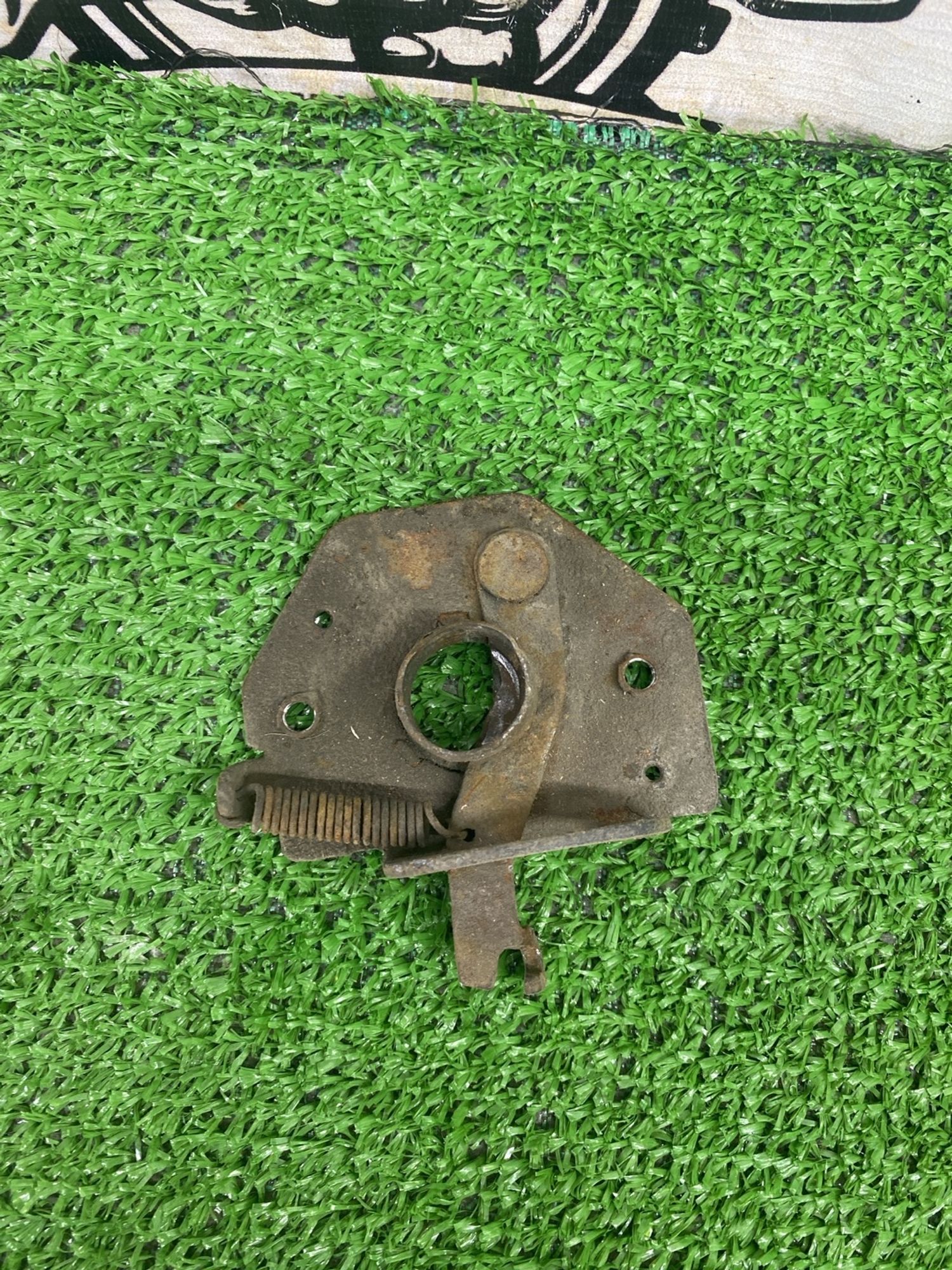 https://ycs.partsauto.market/partsauto-images/thmbs/userImages/cca1856e256b5441544f9aba03b424a6/part/eb1276d9-3b9e-4884-a682-a4424974f7fb_1780462437104.jpg