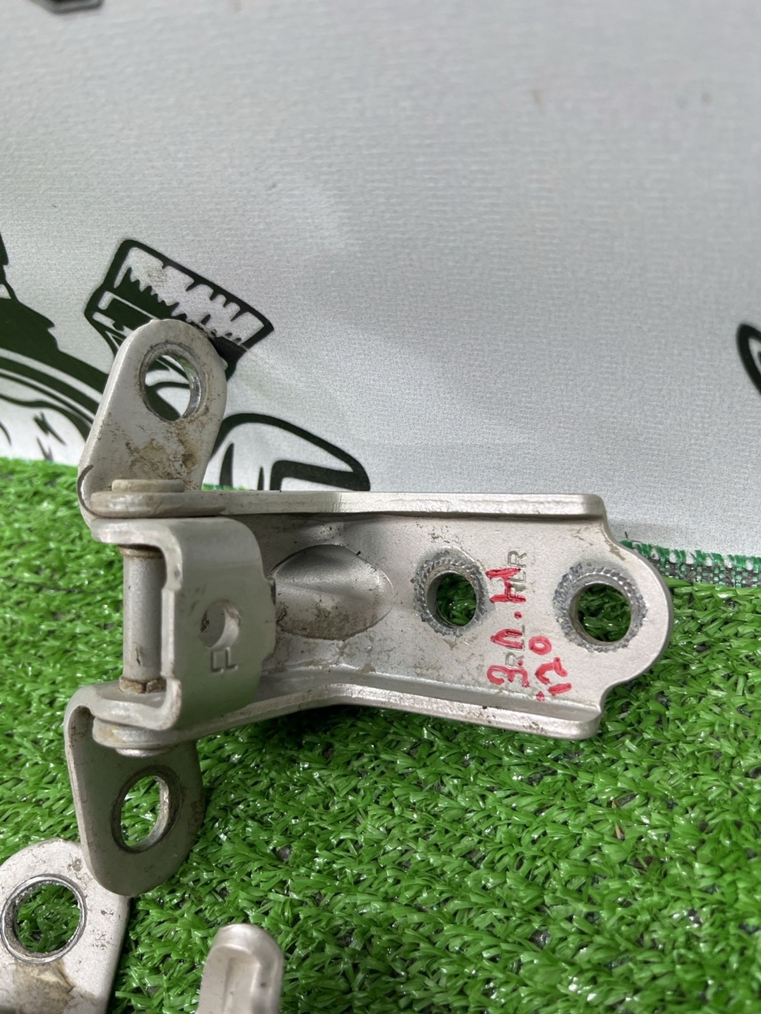 https://ycs.partsauto.market/partsauto-images/thmbs/userImages/cca1856e256b5441544f9aba03b424a6/part/eb8da52a-35fb-4cc4-82aa-ac38e4453a50_1782569020152.jpg