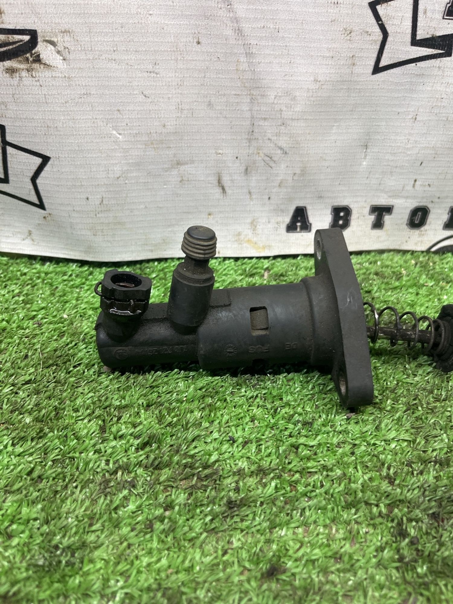 https://ycs.partsauto.market/partsauto-images/thmbs/userImages/cca1856e256b5441544f9aba03b424a6/part/eba18eaf-5cc6-4c87-8df5-45a57f7fbfea_1779096088299.jpg