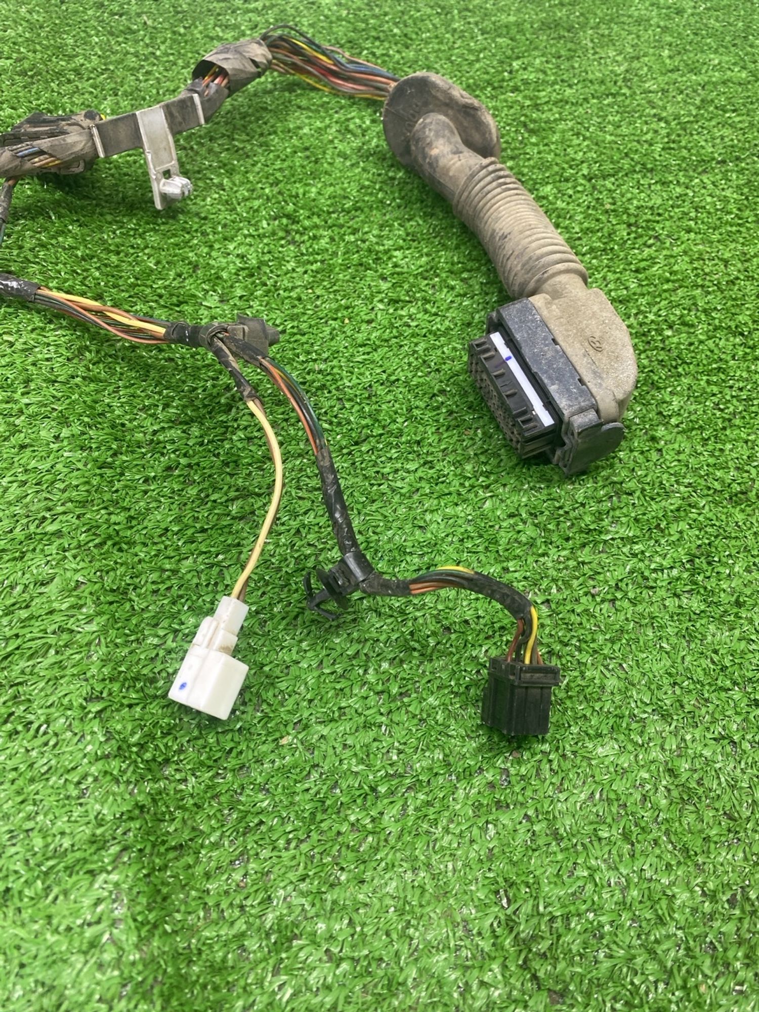 https://ycs.partsauto.market/partsauto-images/thmbs/userImages/cca1856e256b5441544f9aba03b424a6/part/ebeaf8bd-6047-4851-a6c2-ef5f4109ba17_1782803114315.jpg