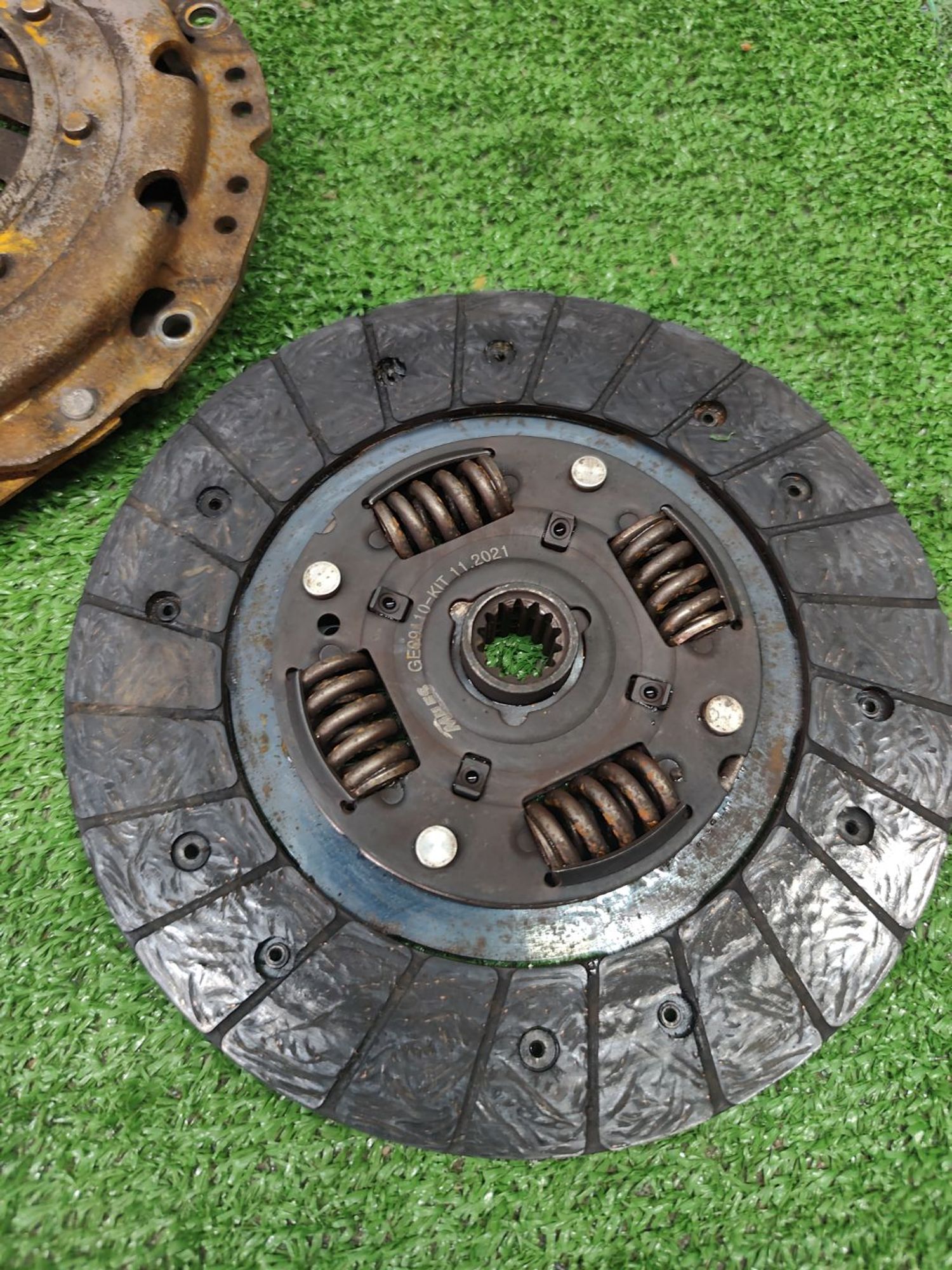 https://ycs.partsauto.market/partsauto-images/thmbs/userImages/cca1856e256b5441544f9aba03b424a6/part/ec51862c-f5a7-4c40-940d-d0a743526648_1783577964427.jpg