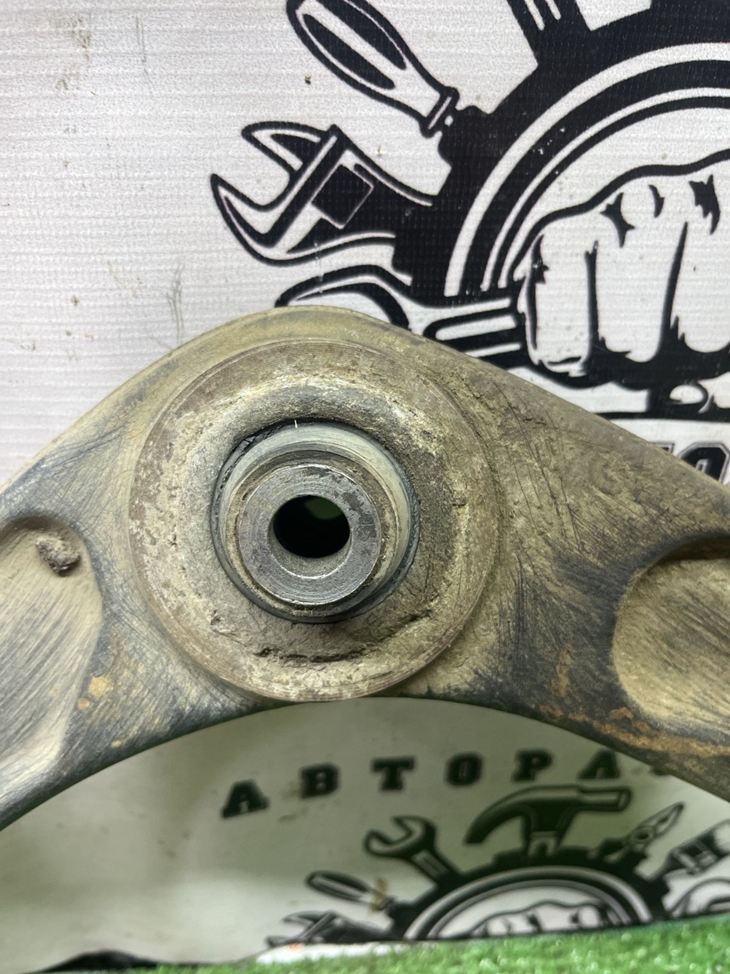 https://ycs.partsauto.market/partsauto-images/thmbs/userImages/cca1856e256b5441544f9aba03b424a6/part/ee98ca04-7296-4fe0-801a-d7320eae71d4_1777886933676.jpg