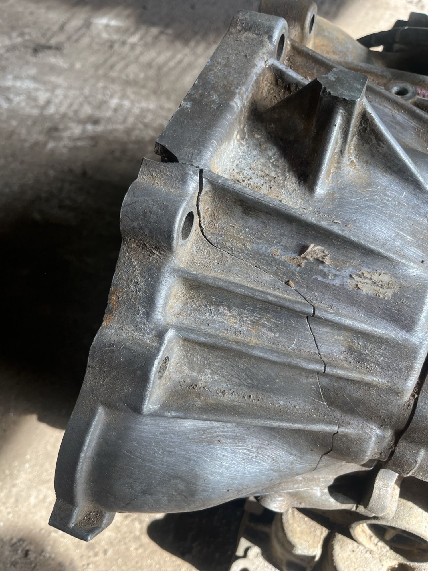 https://ycs.partsauto.market/partsauto-images/thmbs/userImages/cca1856e256b5441544f9aba03b424a6/part/ef28c5f3-28c2-4f48-9f8a-9d44ca3fcc01_1778734141591.jpg