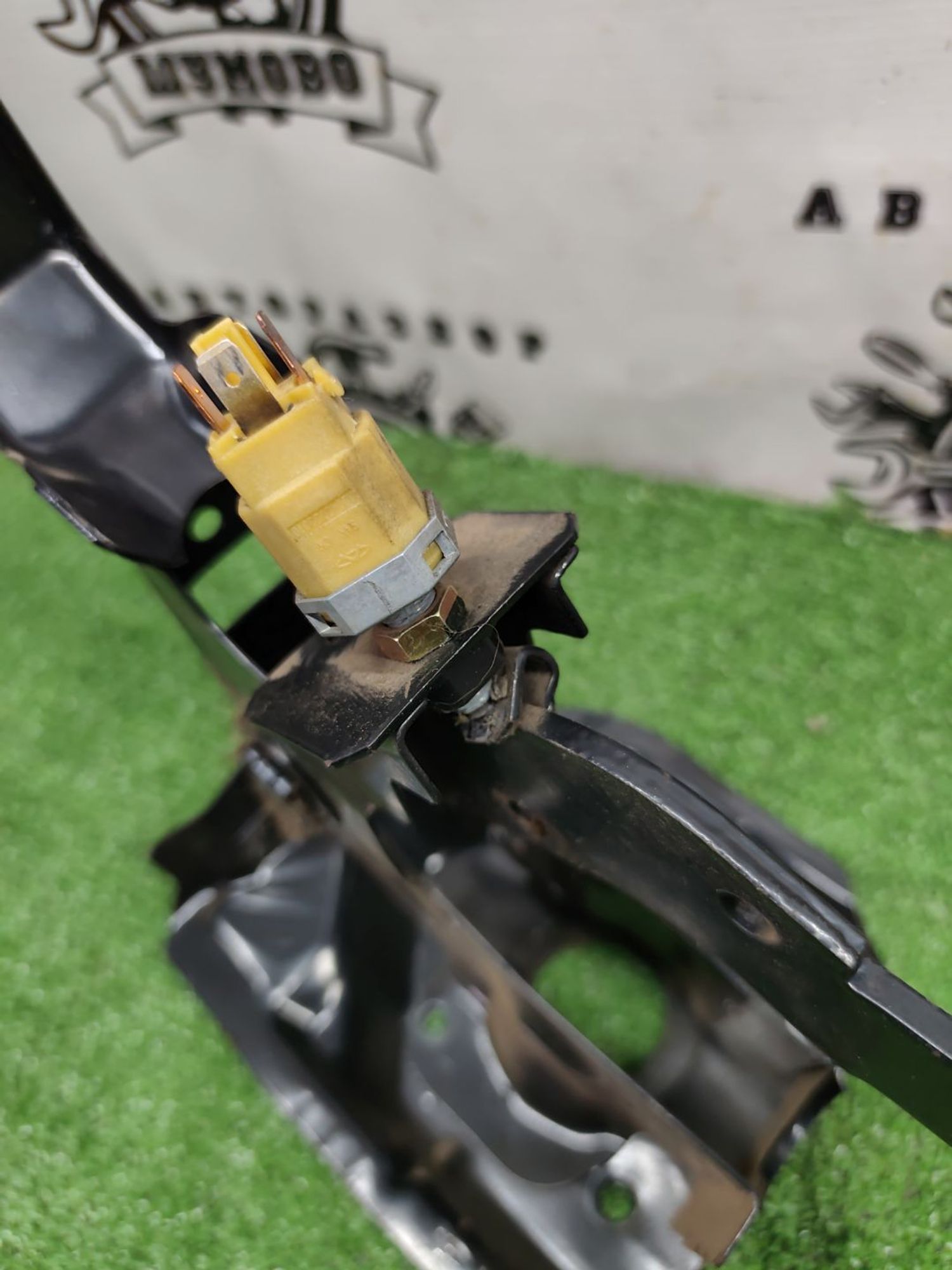 https://ycs.partsauto.market/partsauto-images/thmbs/userImages/cca1856e256b5441544f9aba03b424a6/part/f03f6075-5f95-4872-a486-372c0ee0f245_1781001797610.jpg