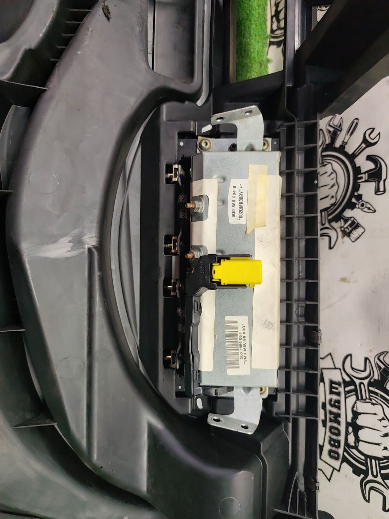 https://ycs.partsauto.market/partsauto-images/thmbs/userImages/cca1856e256b5441544f9aba03b424a6/part/f250ff33-dce4-4d7a-921e-c6400c16637c_1777280841285.jpg