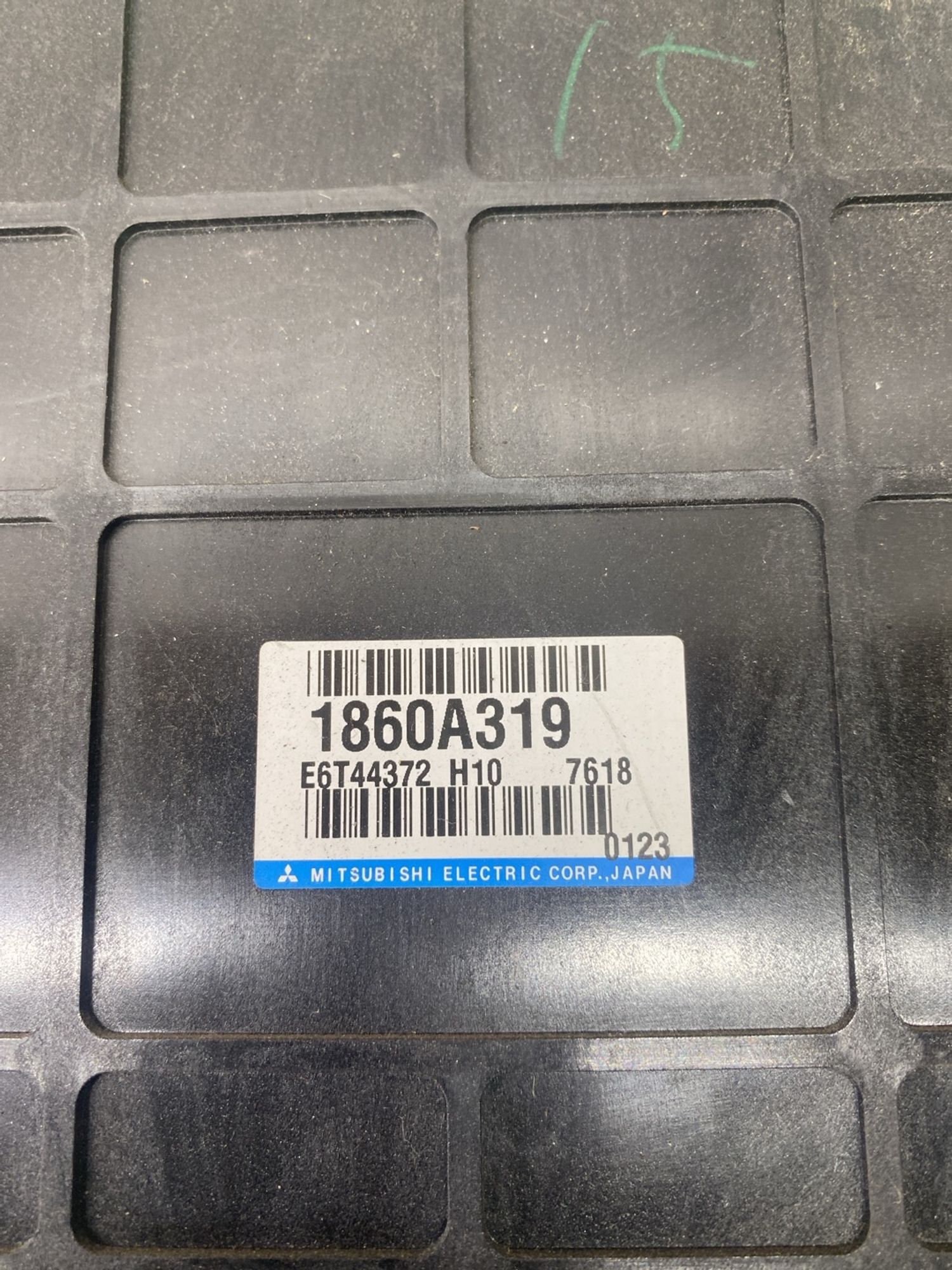 https://ycs.partsauto.market/partsauto-images/thmbs/userImages/cca1856e256b5441544f9aba03b424a6/part/f2ccea40-84f0-4b89-8688-2655d04fe158_1779695110627.jpg