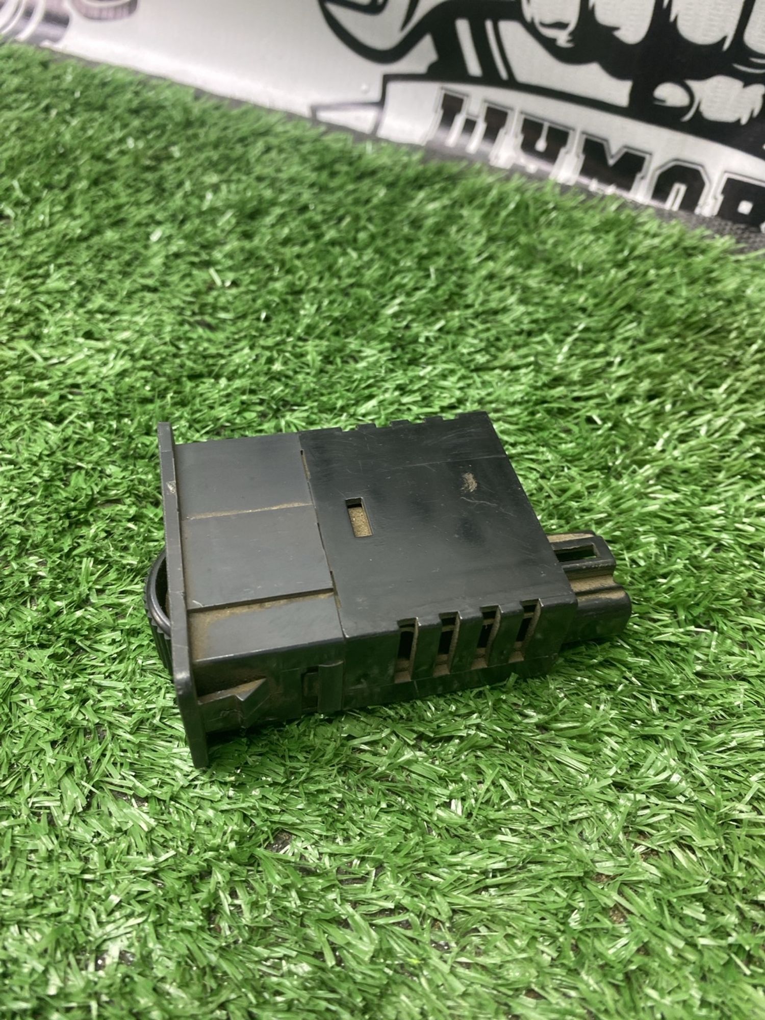 https://ycs.partsauto.market/partsauto-images/thmbs/userImages/cca1856e256b5441544f9aba03b424a6/part/f4313b39-131b-4662-a8fd-c03b3c0263f4_1782204511887.jpg