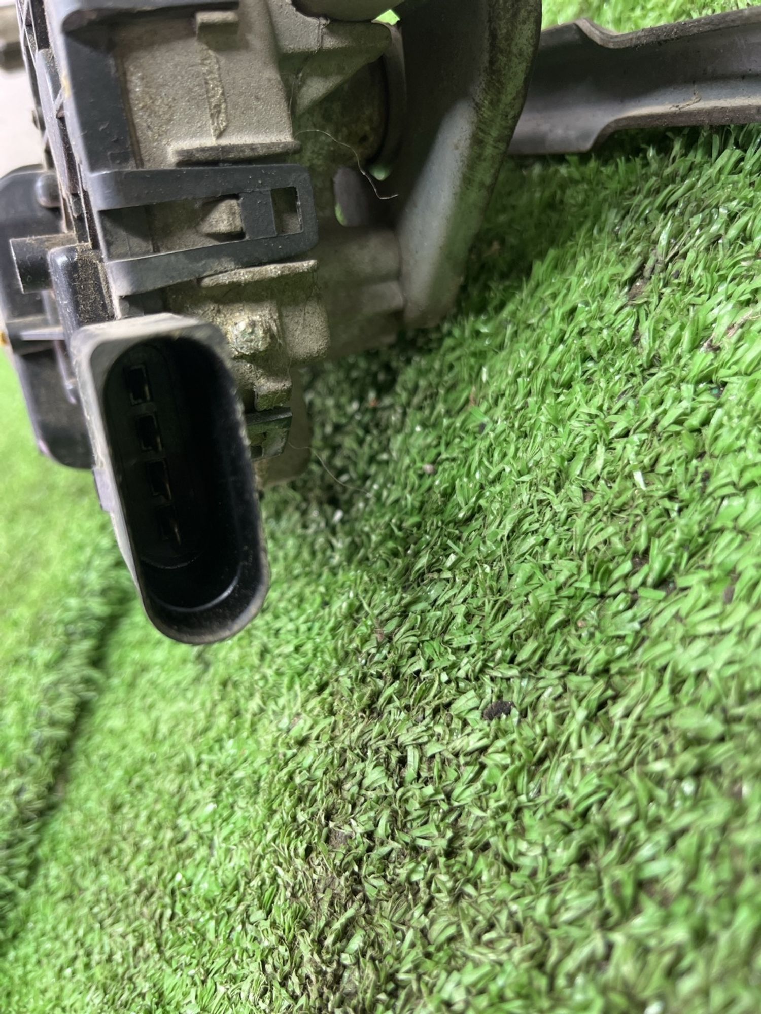 https://ycs.partsauto.market/partsauto-images/thmbs/userImages/cca1856e256b5441544f9aba03b424a6/part/f4c37420-0f75-4ec7-9665-a743cea3b967_1777195291212.jpg
