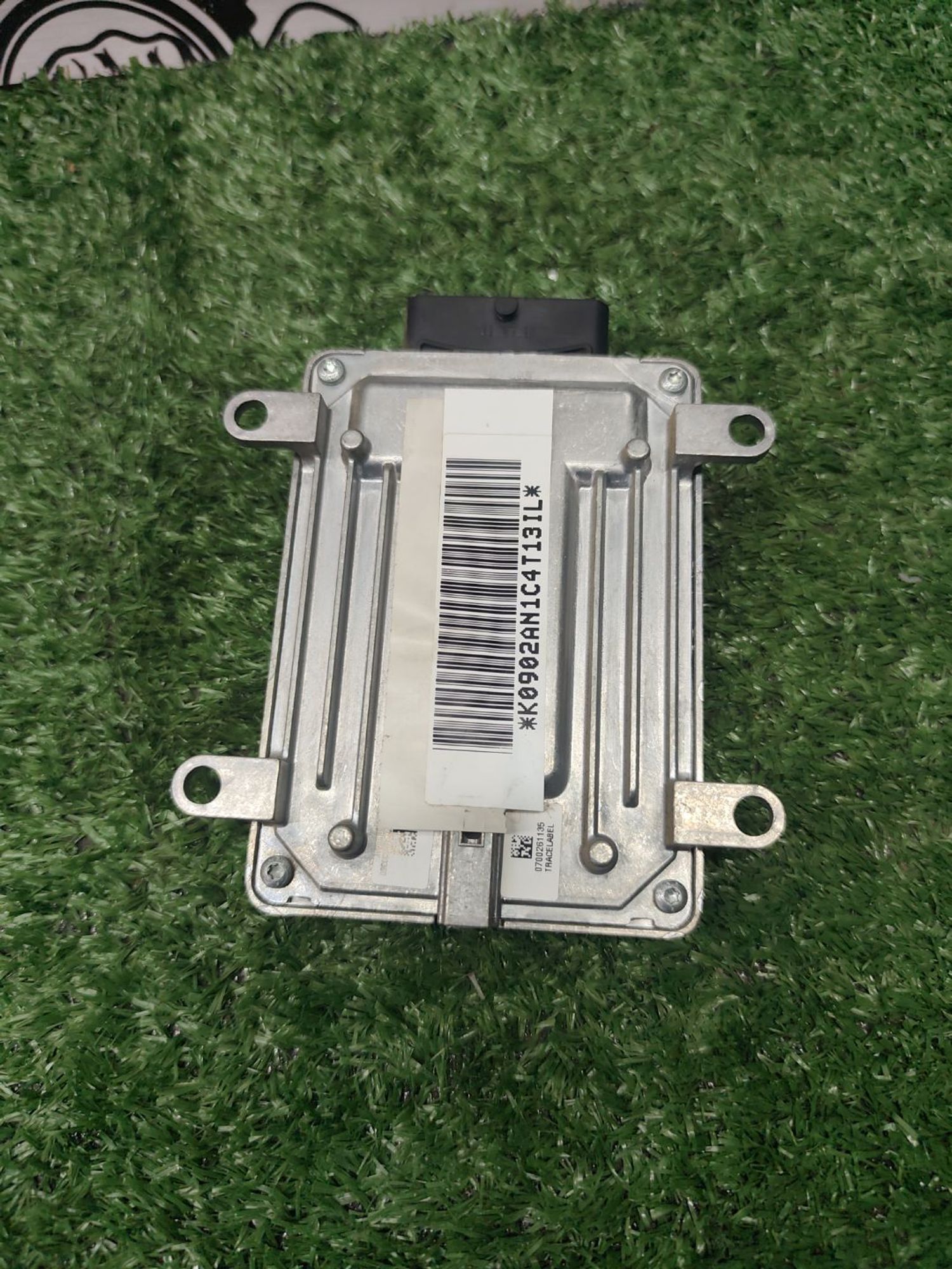 https://ycs.partsauto.market/partsauto-images/thmbs/userImages/cca1856e256b5441544f9aba03b424a6/part/f5e761fa-4d07-4945-af0e-22d33bb5a8a2_1781008802730.jpg