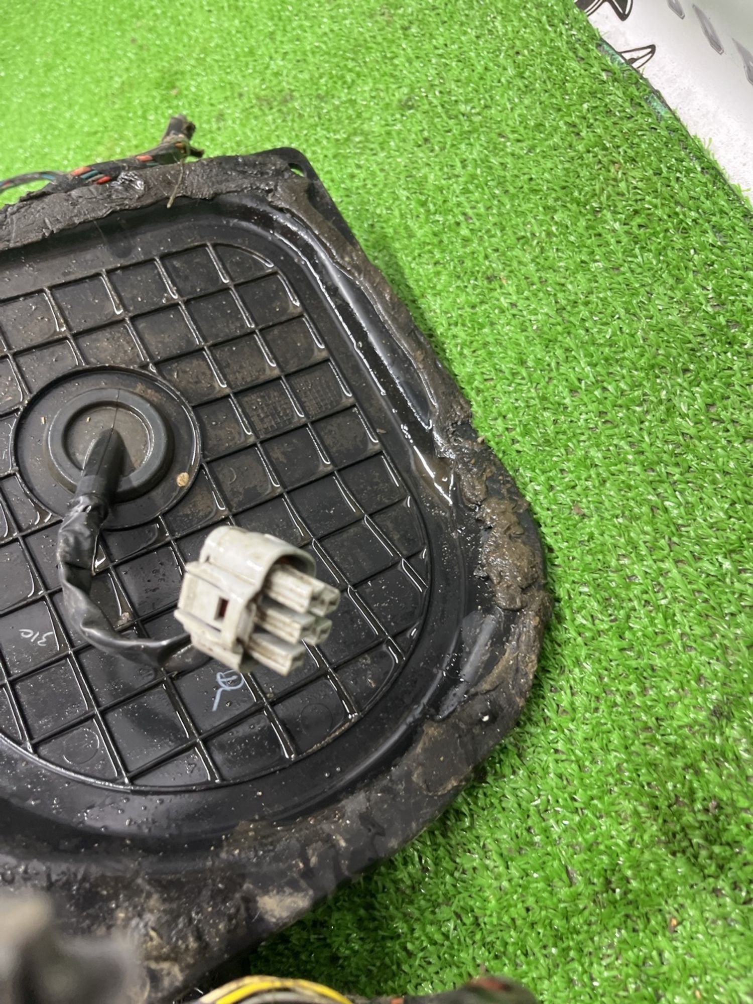 https://ycs.partsauto.market/partsauto-images/thmbs/userImages/cca1856e256b5441544f9aba03b424a6/part/f65e958b-68a6-41f7-9edd-a094acd5aba3_1783676710433.jpg
