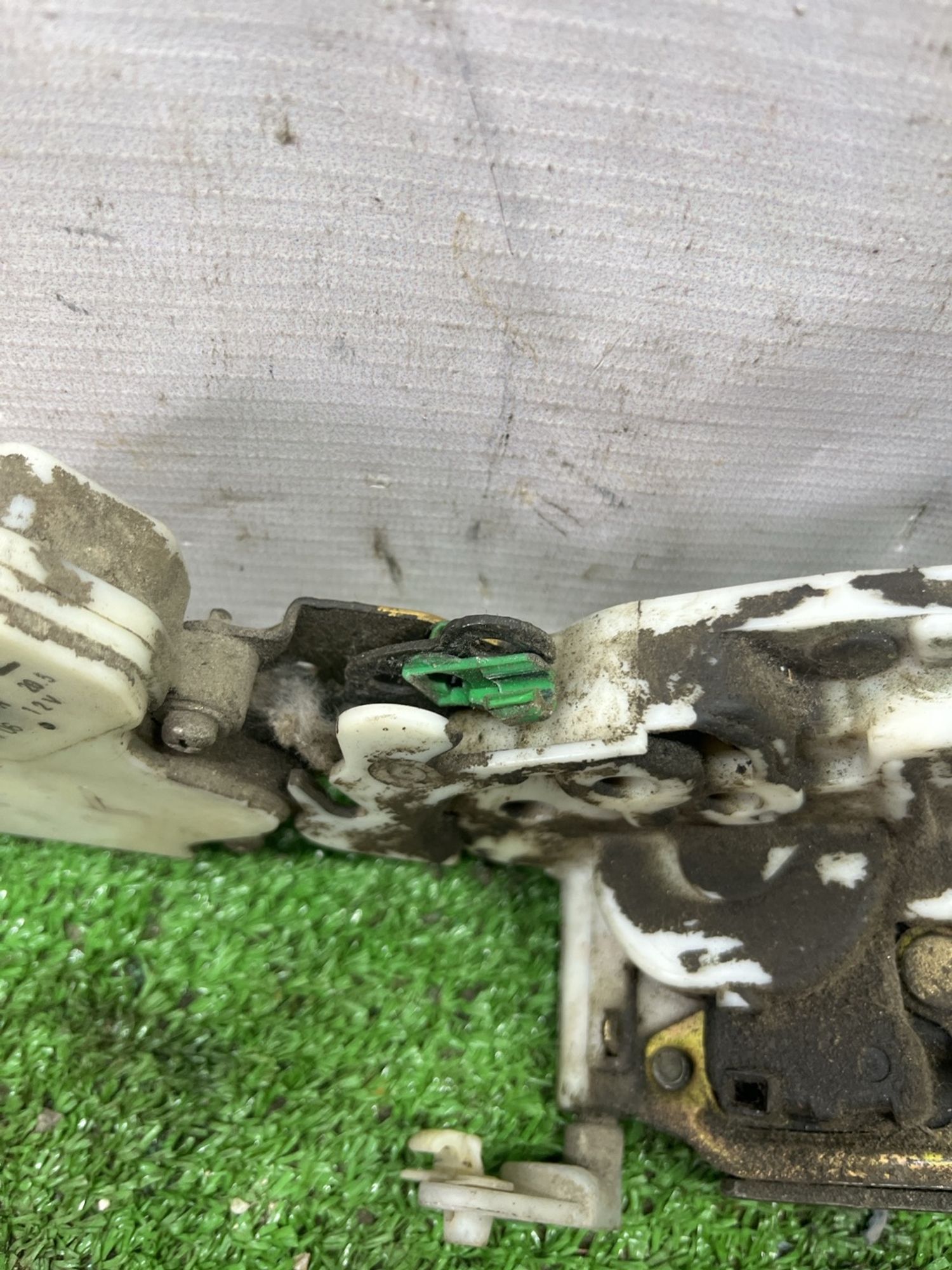 https://ycs.partsauto.market/partsauto-images/thmbs/userImages/cca1856e256b5441544f9aba03b424a6/part/f69b9a0a-849b-4621-87f4-2826a9a4de95_1778233788008.jpg