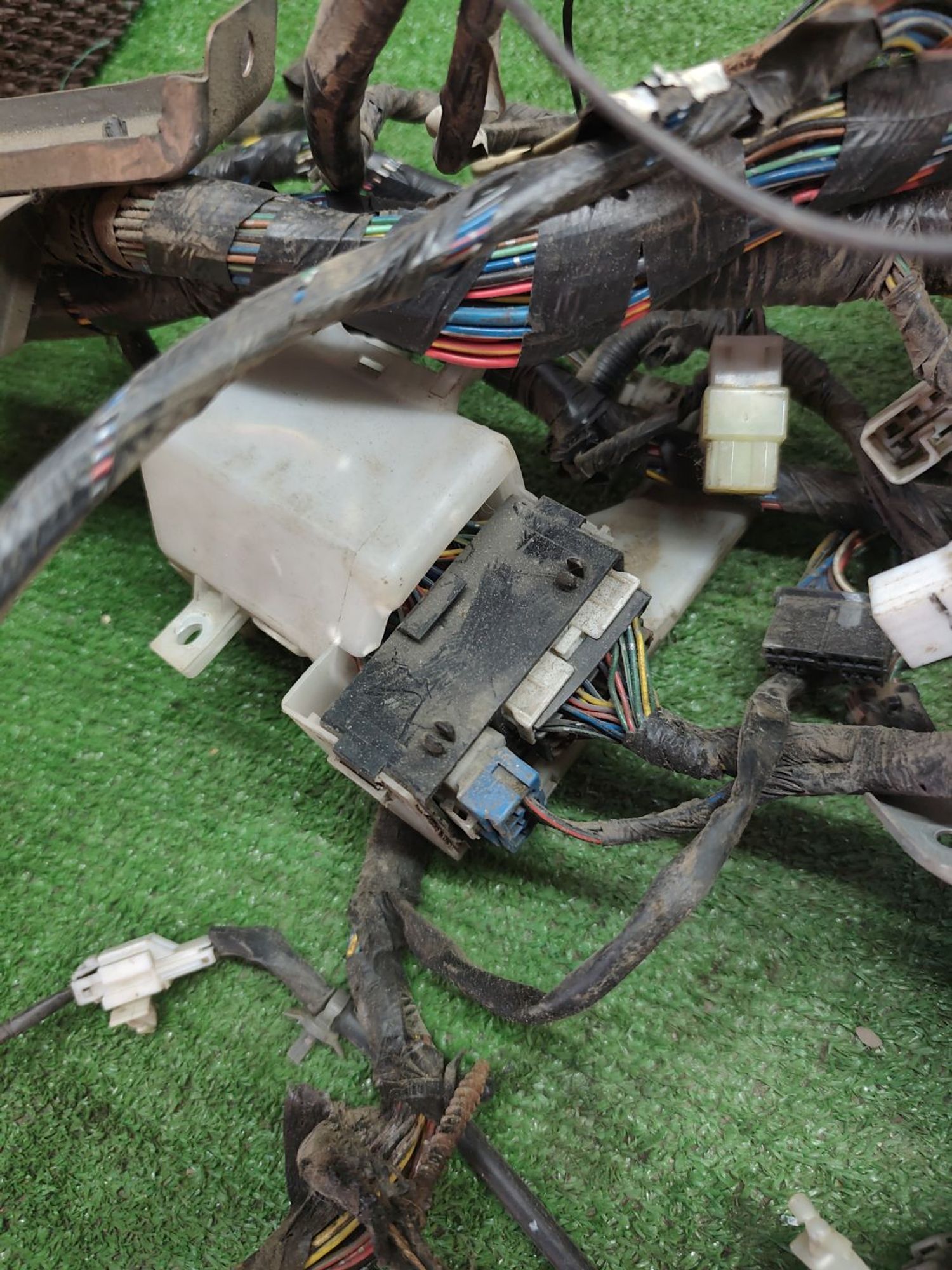 https://ycs.partsauto.market/partsauto-images/thmbs/userImages/cca1856e256b5441544f9aba03b424a6/part/f6f2693f-6d33-4379-ad70-3183df50eb62_1778131256410.jpg