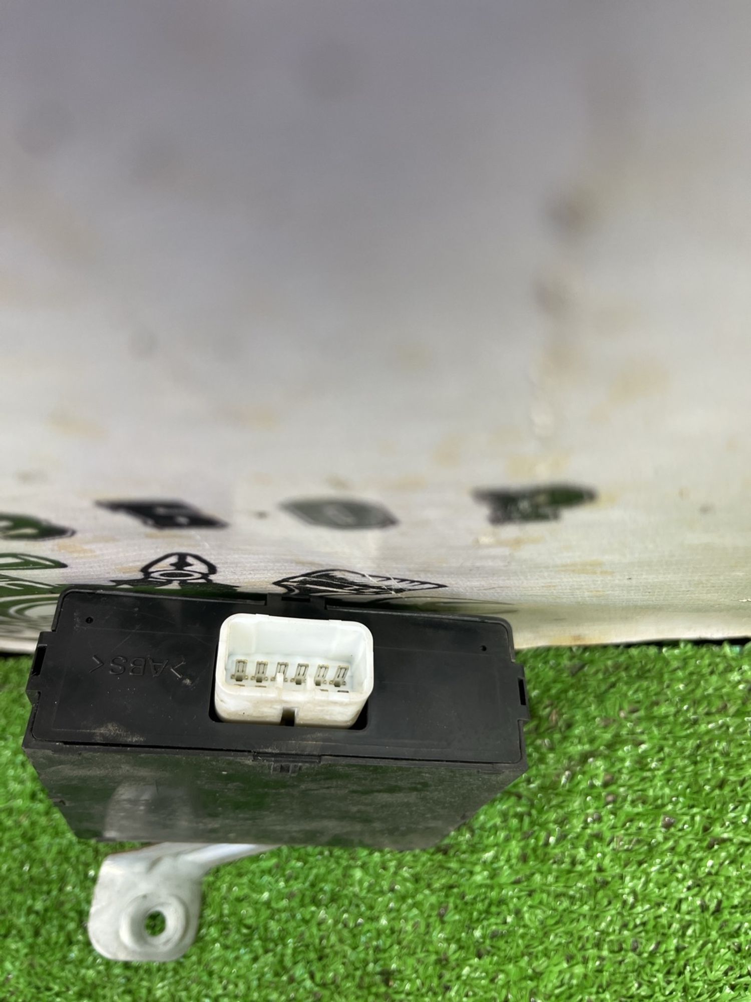 https://ycs.partsauto.market/partsauto-images/thmbs/userImages/cca1856e256b5441544f9aba03b424a6/part/fbe4b674-e974-4d55-8dd0-8d39b299f22d_1775040953663.jpg