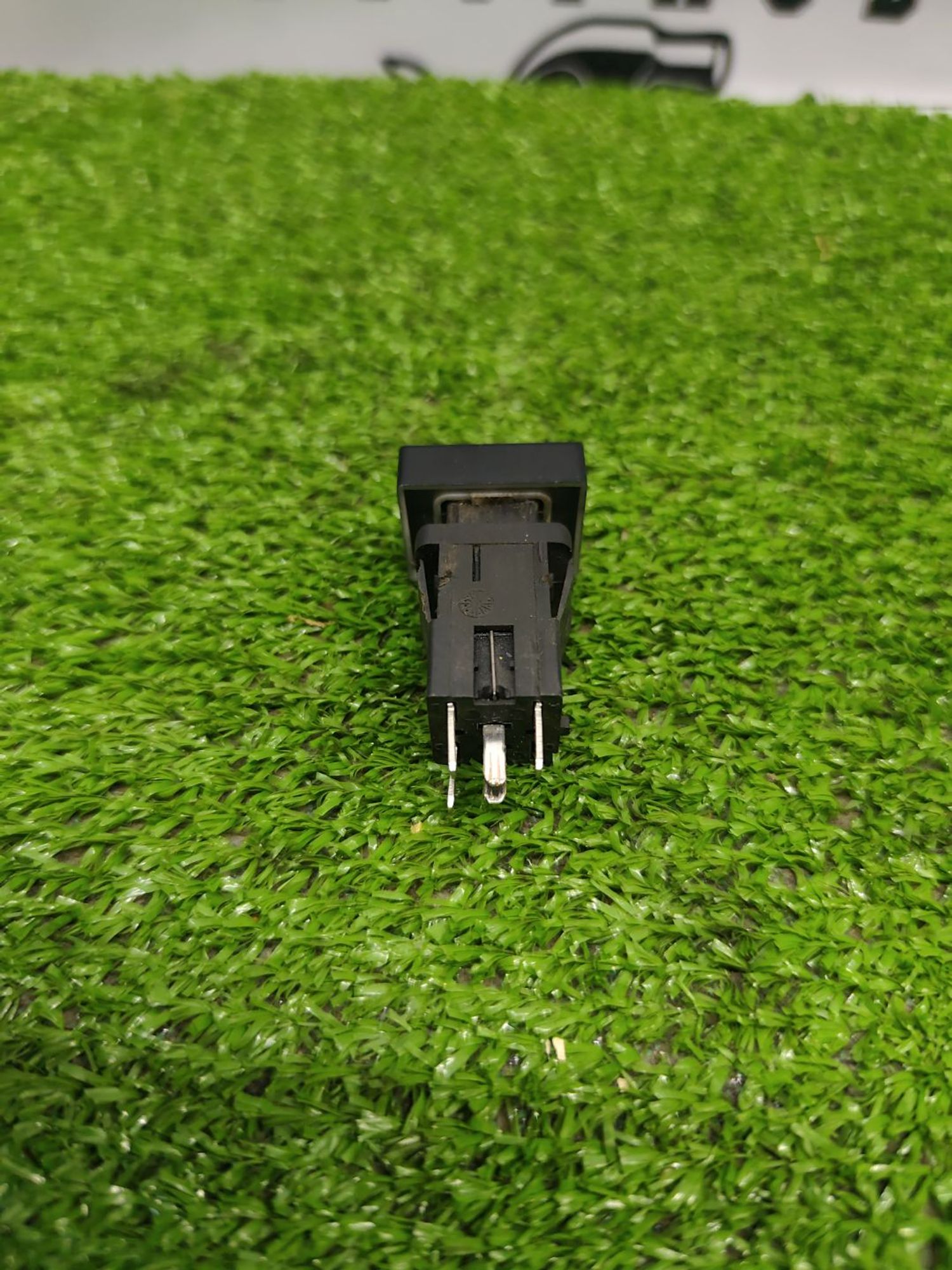 https://ycs.partsauto.market/partsauto-images/thmbs/userImages/cca1856e256b5441544f9aba03b424a6/part/fc476e16-cc3c-44dc-99b4-a418fc16cc99_1782036597463.jpg