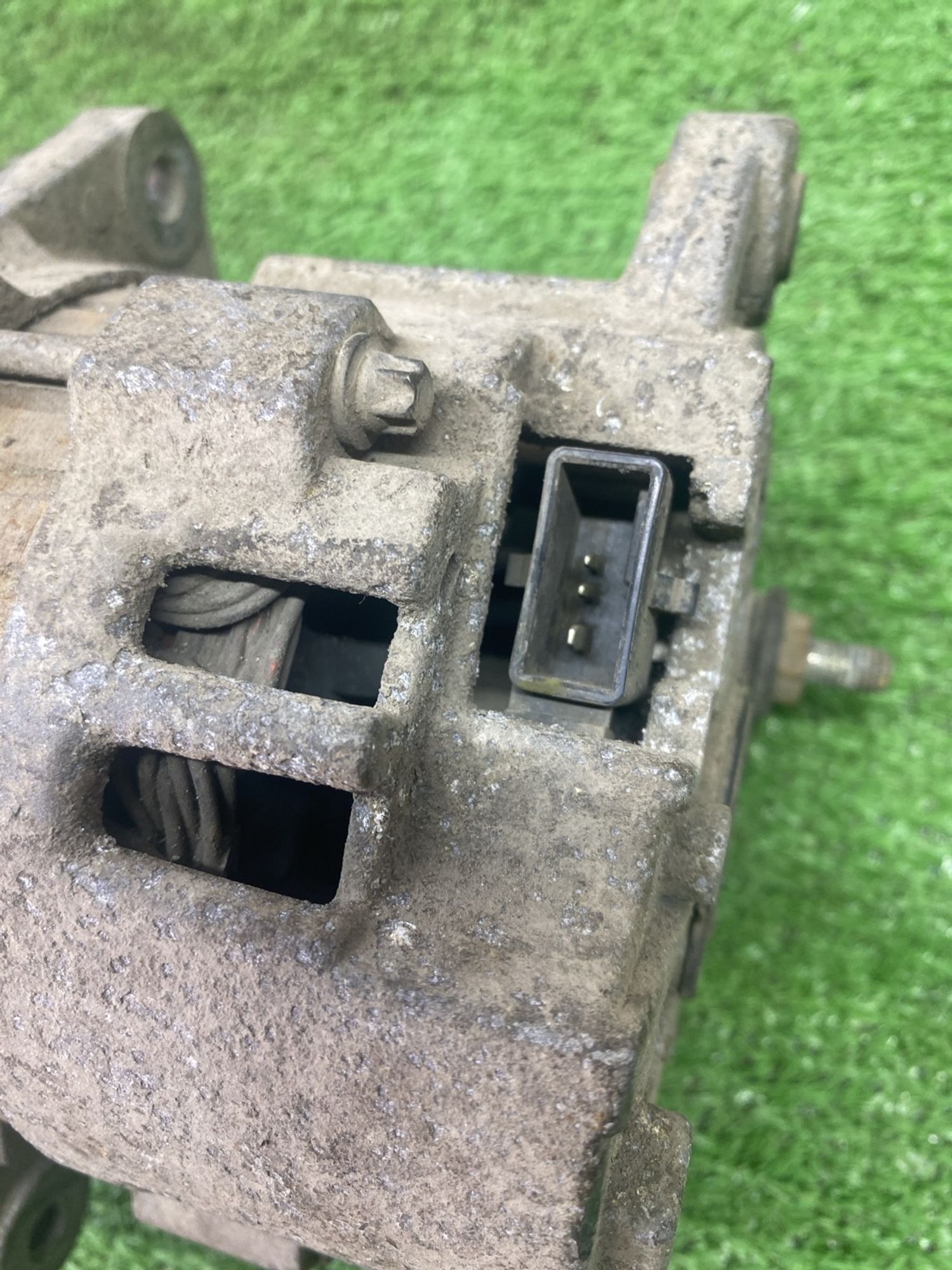 https://ycs.partsauto.market/partsauto-images/thmbs/userImages/cca1856e256b5441544f9aba03b424a6/part/fcad069e-b159-4bdd-90fb-bf7fb0e94f77_1777276223148.jpg