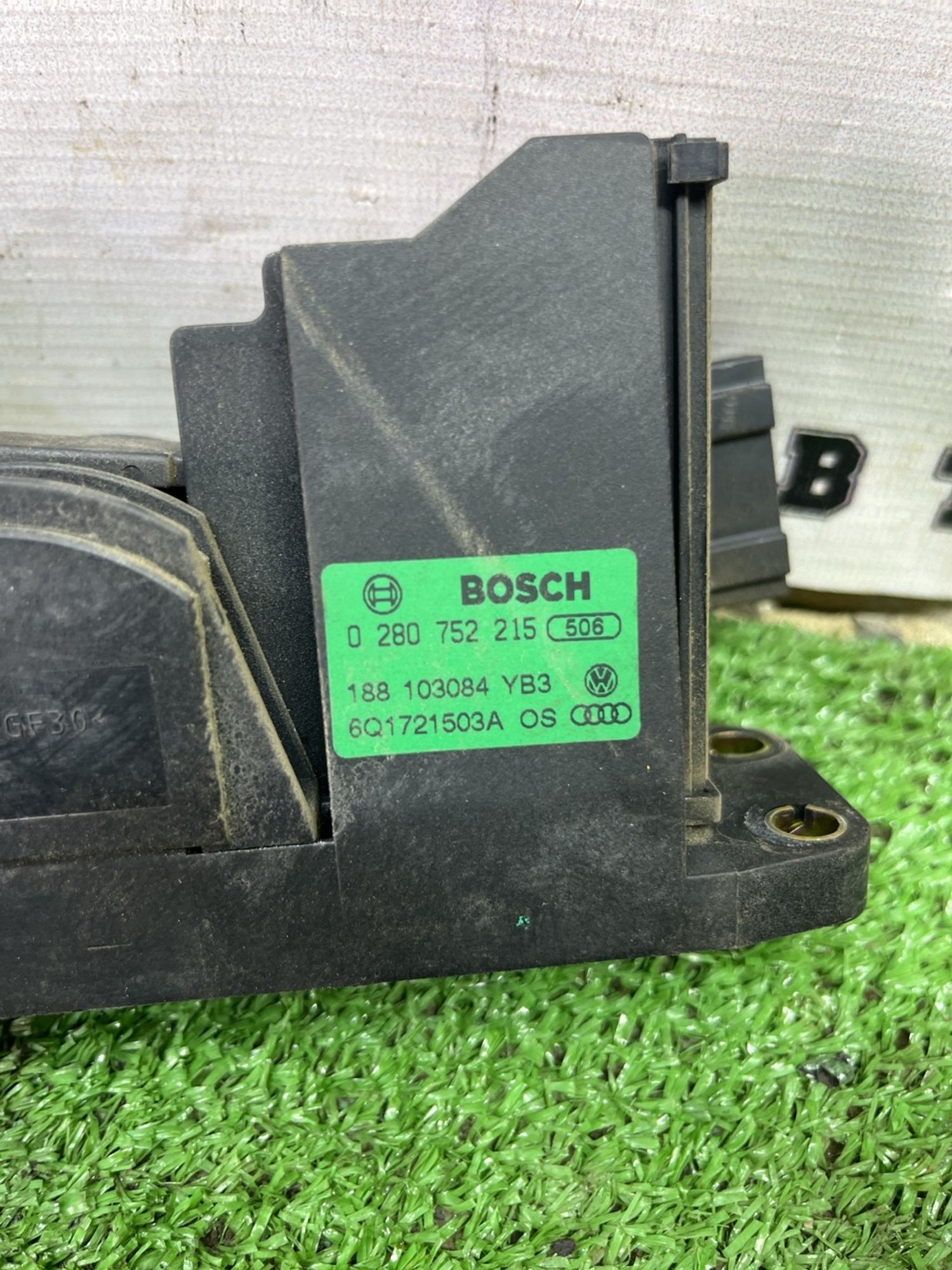 https://ycs.partsauto.market/partsauto-images/thmbs/userImages/cca1856e256b5441544f9aba03b424a6/part/fde3bc20-23ec-480a-aec3-2273507738c0_1777184362352.jpg