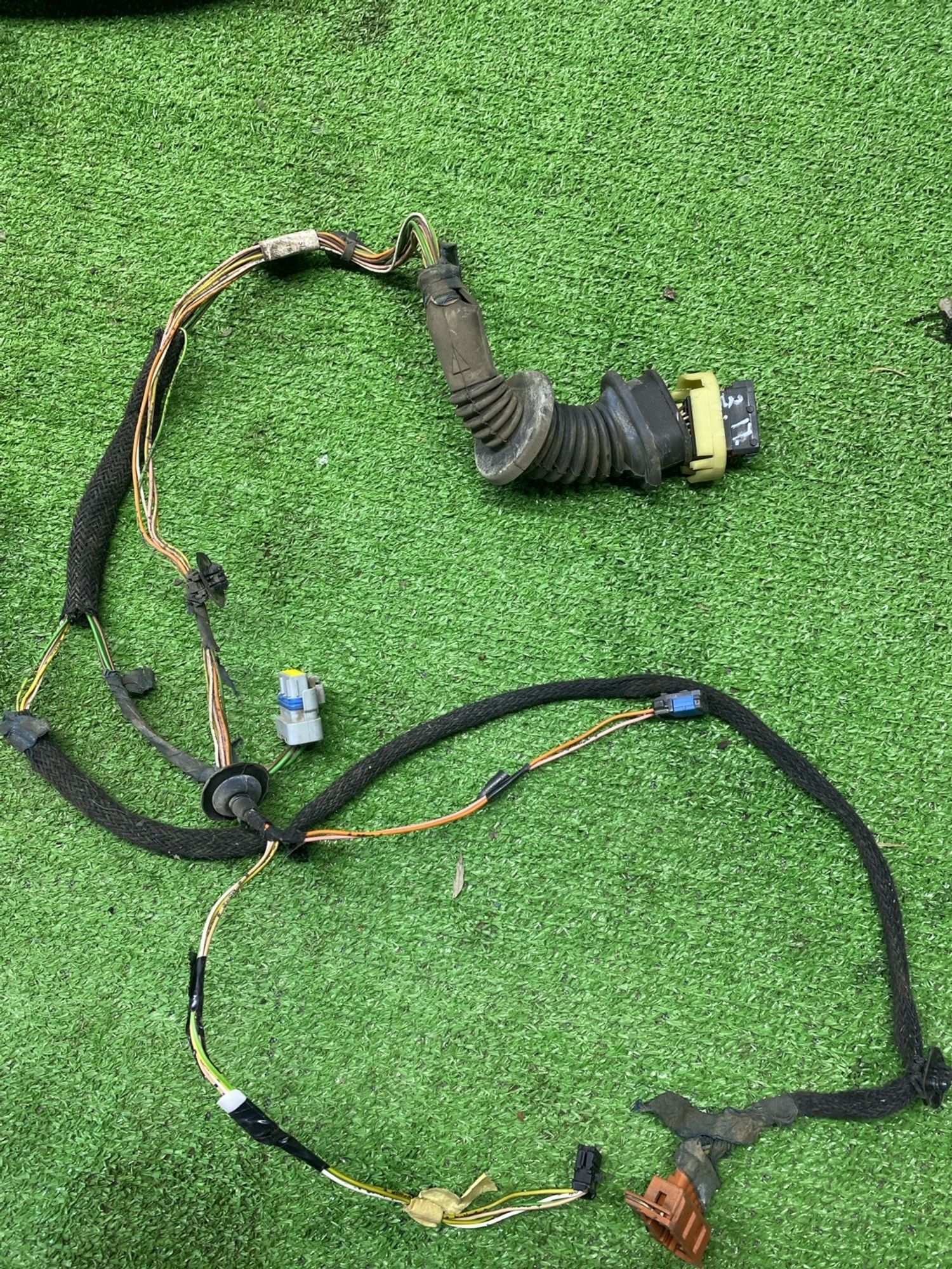 https://ycs.partsauto.market/partsauto-images/thmbs/userImages/cca1856e256b5441544f9aba03b424a6/part/fe3d460a-0d4e-457f-8ae0-8cd32d1d44c0_1777458153054.jpg