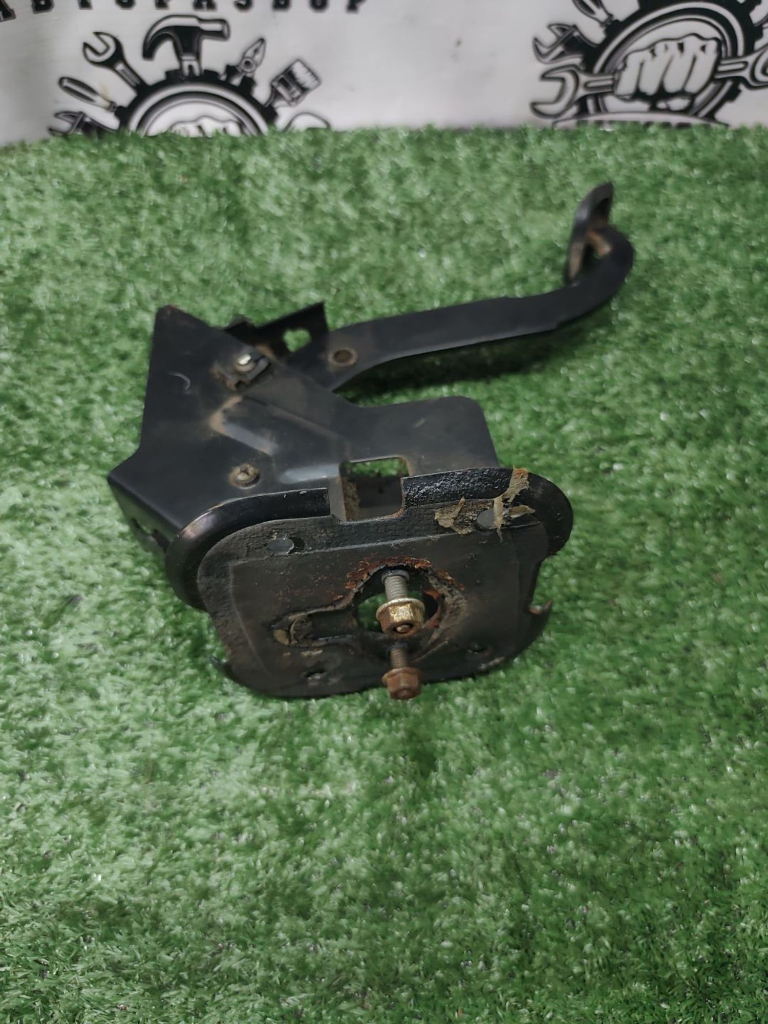 https://ycs.partsauto.market/partsauto-images/thmbs/userImages/cca1856e256b5441544f9aba03b424a6/part/fe3db3fb-d86a-48a1-9f66-4526eec289fa_1781007178600.jpg