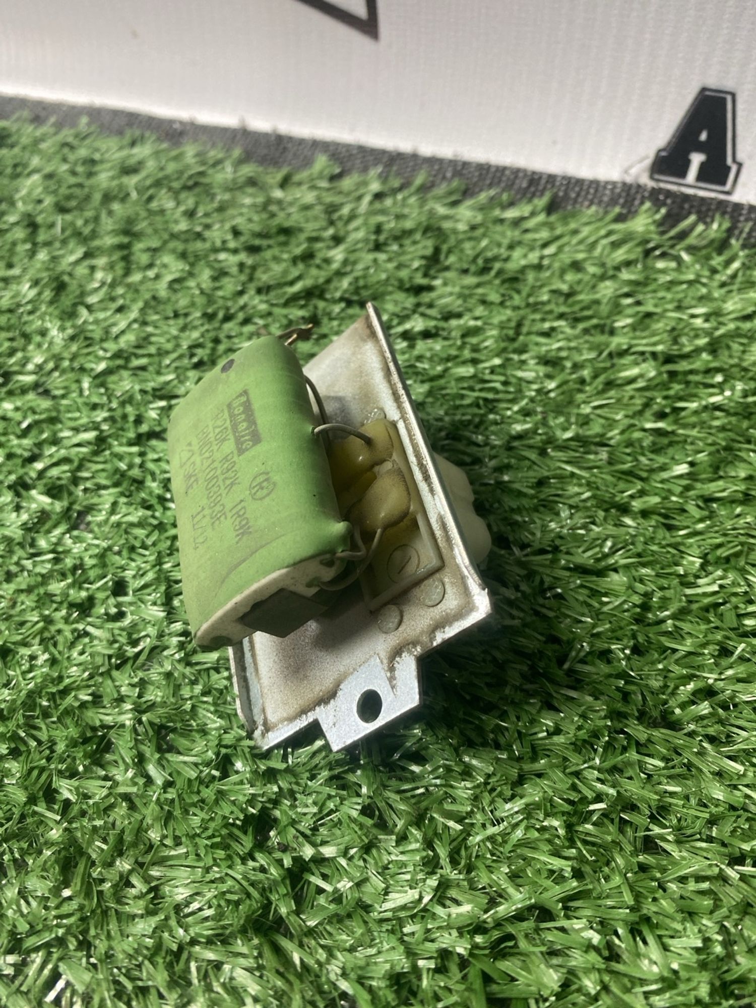 https://ycs.partsauto.market/partsauto-images/thmbs/userImages/cca1856e256b5441544f9aba03b424a6/part/fea48b55-9fb5-4626-8071-50e16c35fec5_1781075900365.jpg
