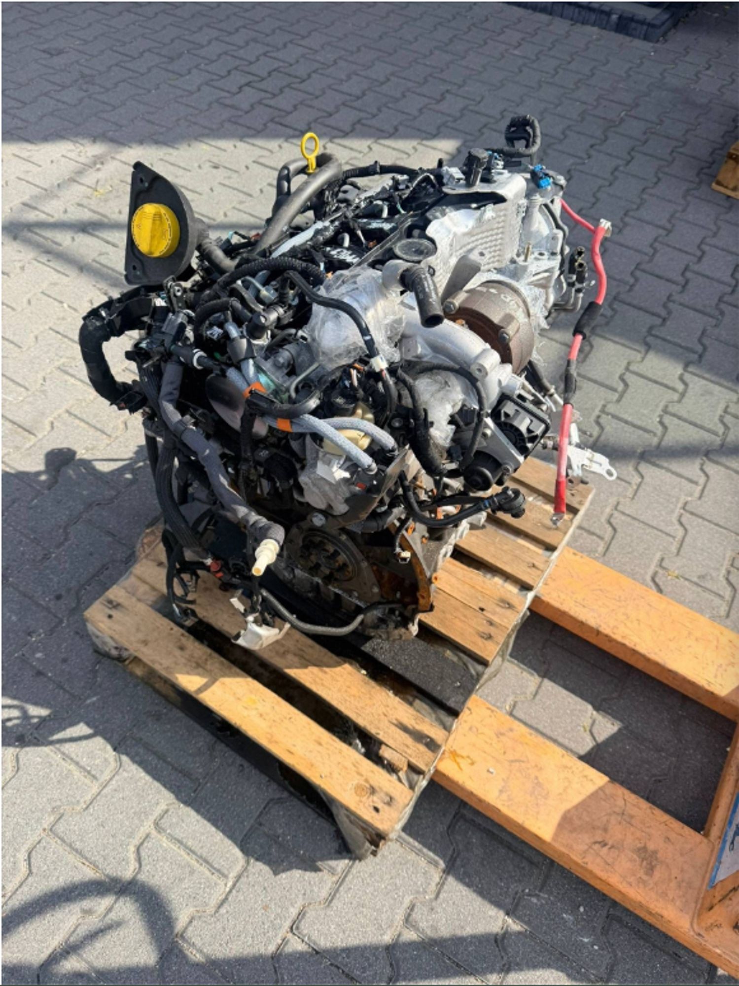 https://ycs.partsauto.market/partsauto-images/thmbs/userImages/cfa32db6046a3376bf98065dfe2d16b7/part/7d68971b-1c3f-4960-9dac-c88120d6e63f_1788363424819.jpg