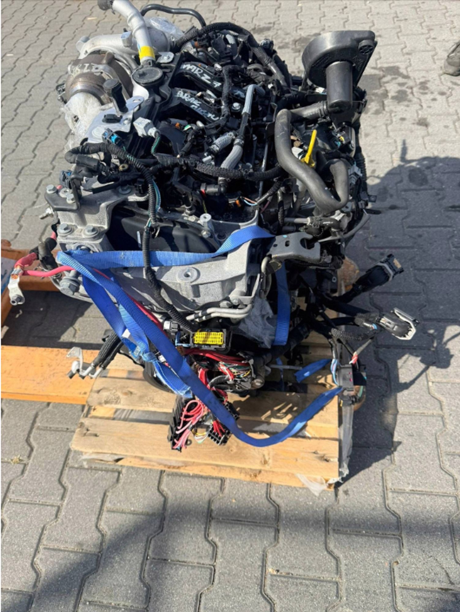 https://ycs.partsauto.market/partsauto-images/thmbs/userImages/cfa32db6046a3376bf98065dfe2d16b7/part/8d39f7d3-a216-40c1-9036-c7343924c0aa_1788363424741.jpg