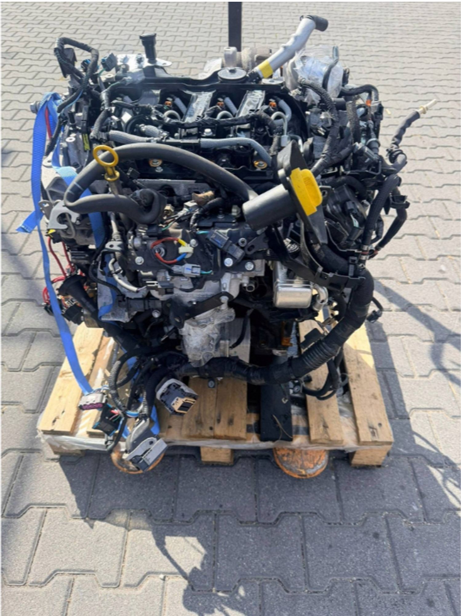 https://ycs.partsauto.market/partsauto-images/thmbs/userImages/cfa32db6046a3376bf98065dfe2d16b7/part/d918ea39-b920-40db-a663-c5db8d288012_1788363424822.jpg