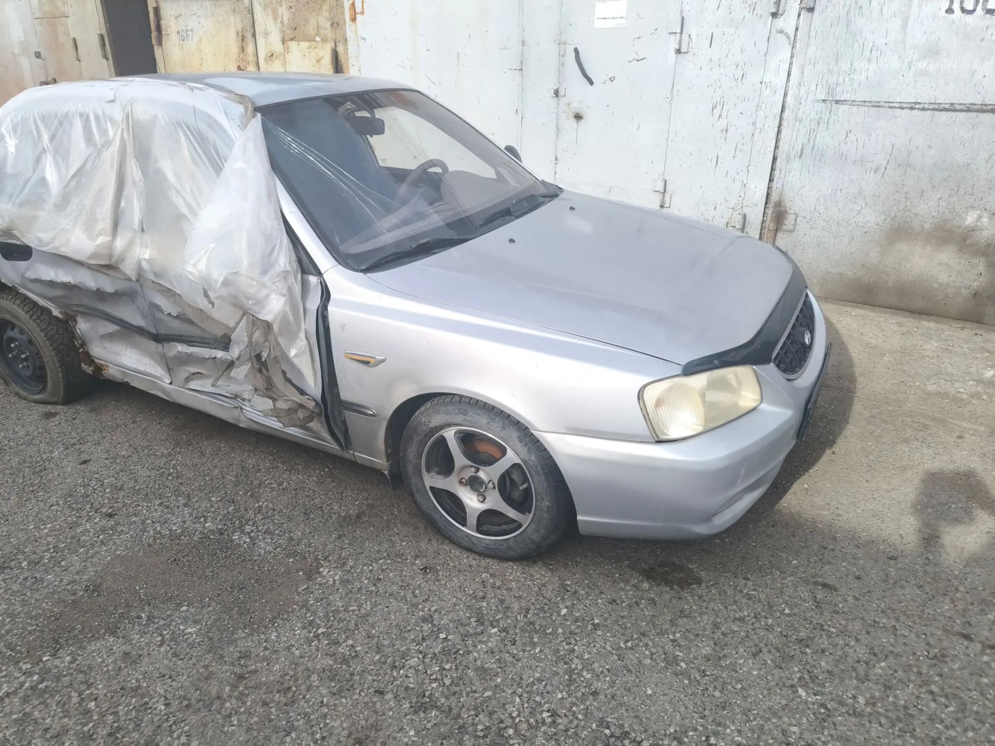 https://ycs.partsauto.market/partsauto-images/thmbs/userImages/d89d66a30f14dbad161fb7a986aa0fe5/car/33cfb18a-32ff-4b09-b60f-b522c2cdf10e_1782408371499.jpg