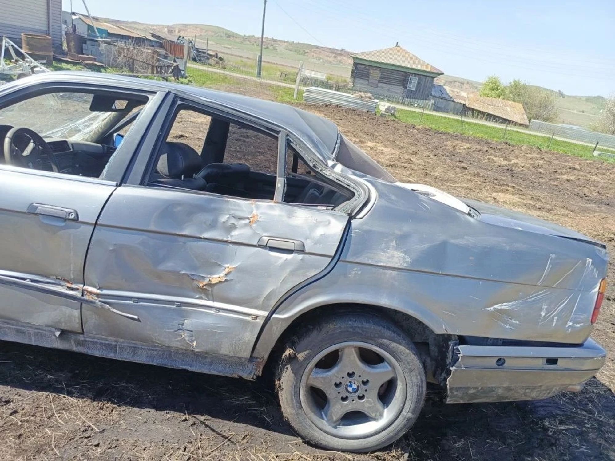 https://ycs.partsauto.market/partsauto-images/thmbs/userImages/d89d66a30f14dbad161fb7a986aa0fe5/car/4711a560-5ad7-41eb-9ad0-87565052fed6_1779978728640.jpg