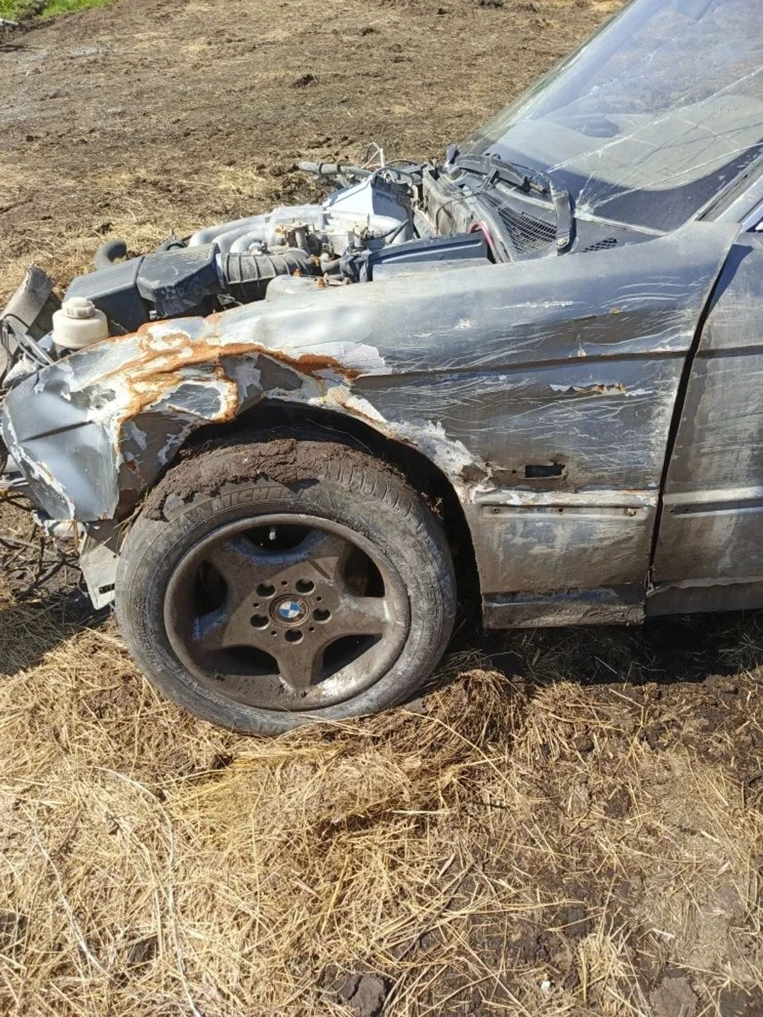 https://ycs.partsauto.market/partsauto-images/thmbs/userImages/d89d66a30f14dbad161fb7a986aa0fe5/car/b0a38070-0f65-4e15-962a-90869b4ca3be_1779978727903.jpg
