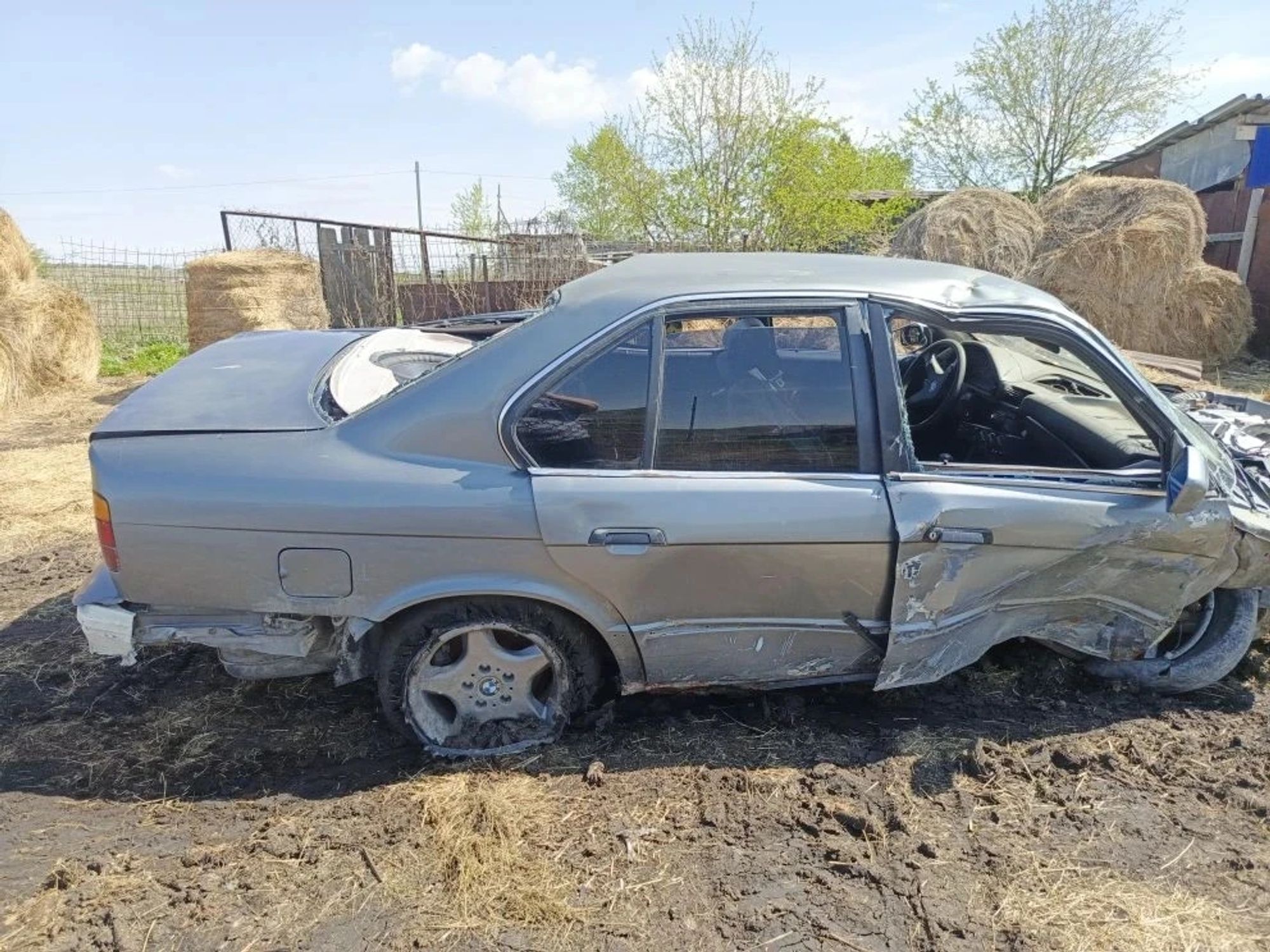https://ycs.partsauto.market/partsauto-images/thmbs/userImages/d89d66a30f14dbad161fb7a986aa0fe5/car/d1ff7841-c10c-421f-8de7-9f3cbee696c5_1779978726012.jpg