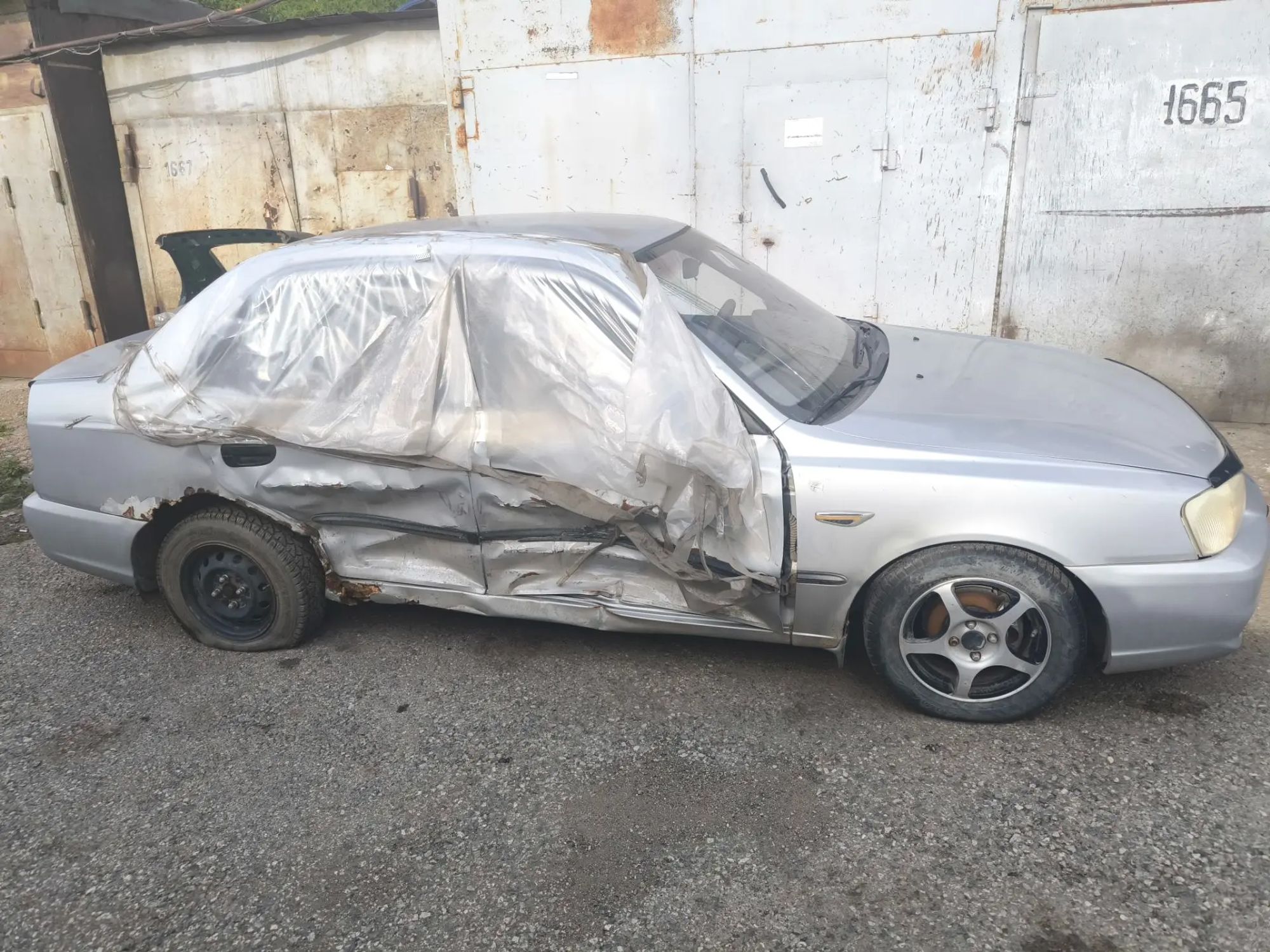 https://ycs.partsauto.market/partsauto-images/thmbs/userImages/d89d66a30f14dbad161fb7a986aa0fe5/car/f9753b5b-a1ad-4873-824d-143e8f053b7e_1782408371038.jpg