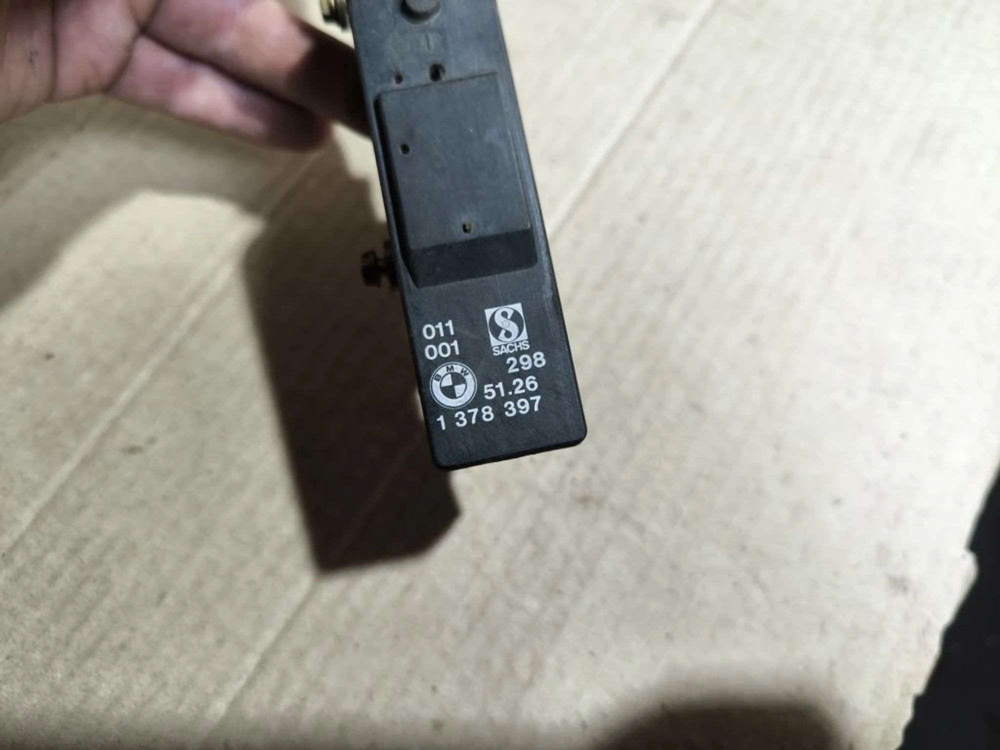 https://ycs.partsauto.market/partsauto-images/thmbs/userImages/d89d66a30f14dbad161fb7a986aa0fe5/part/000f51a9-0df9-45b3-9b81-9e528b8756c1_1780931801953.jpg