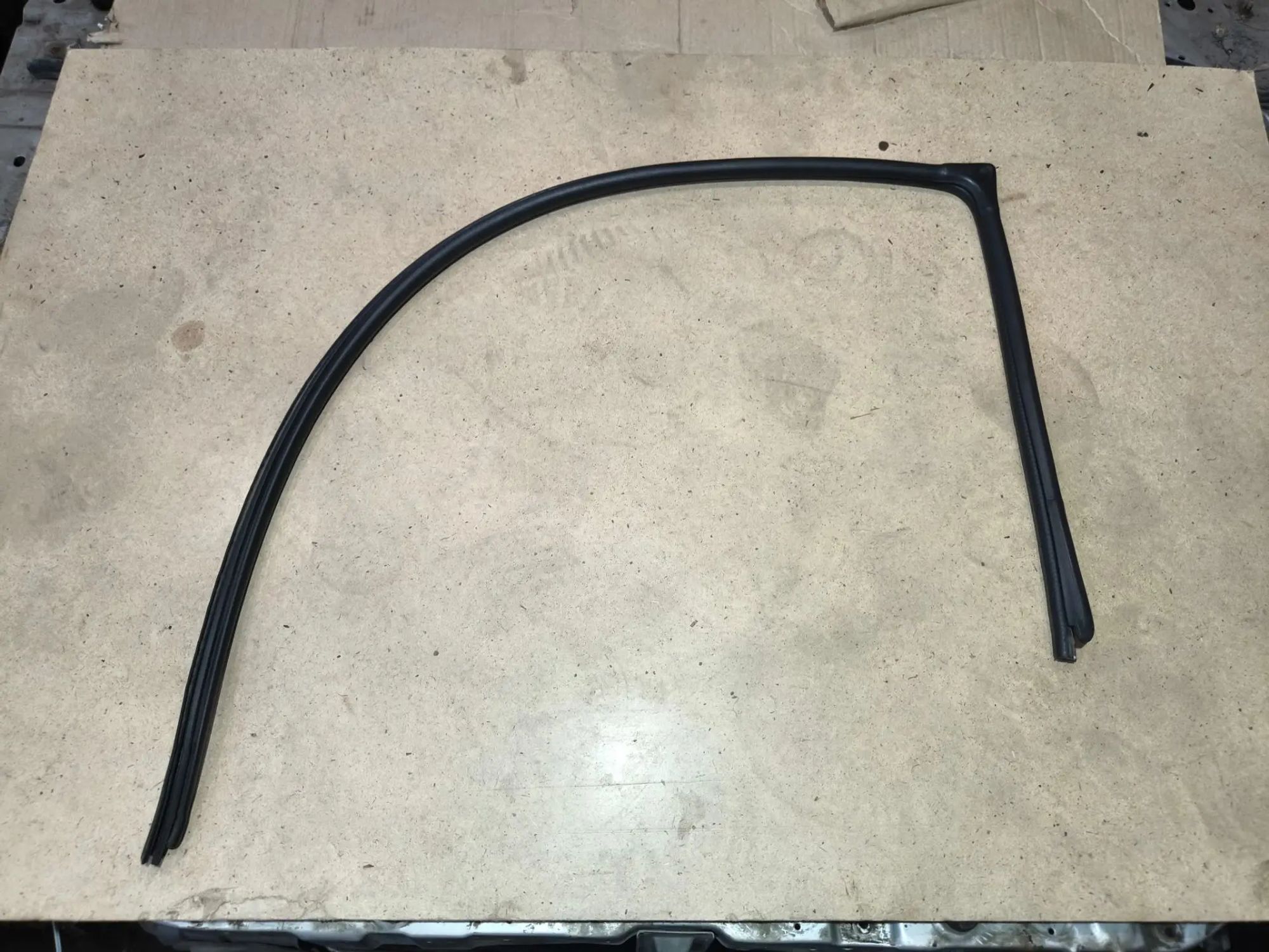 https://ycs.partsauto.market/partsauto-images/thmbs/userImages/d89d66a30f14dbad161fb7a986aa0fe5/part/00dd479c-e165-43b8-8d57-b3ba791c36cc_1785562630510.jpg
