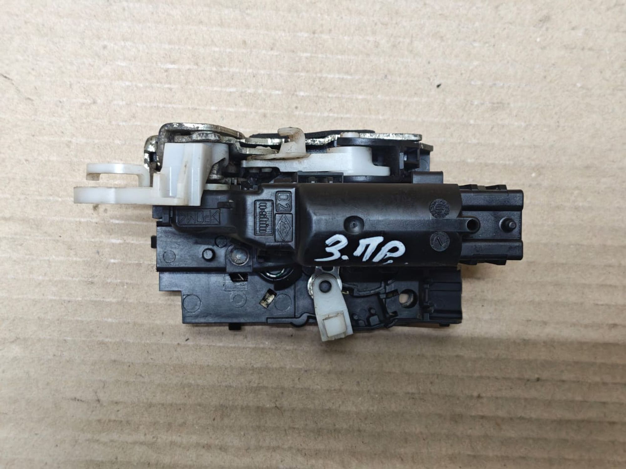 https://ycs.partsauto.market/partsauto-images/thmbs/userImages/d89d66a30f14dbad161fb7a986aa0fe5/part/01b17346-9c98-4c5f-a261-2595216aa6b0_1766166287607.jpg
